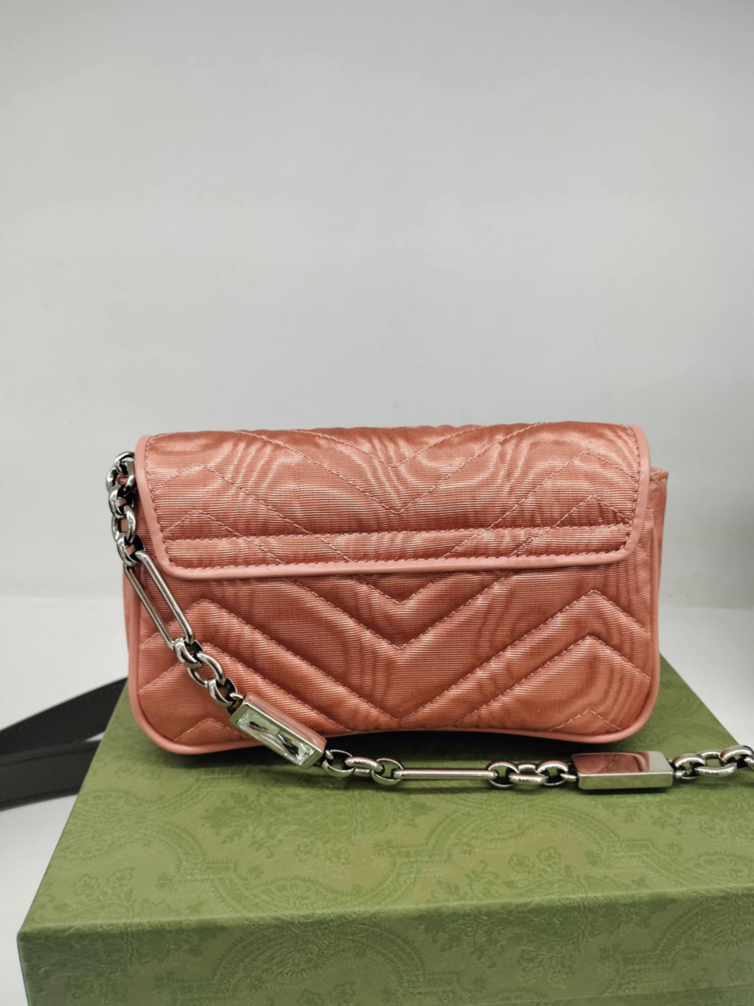 Gucci Crystal mini marmont