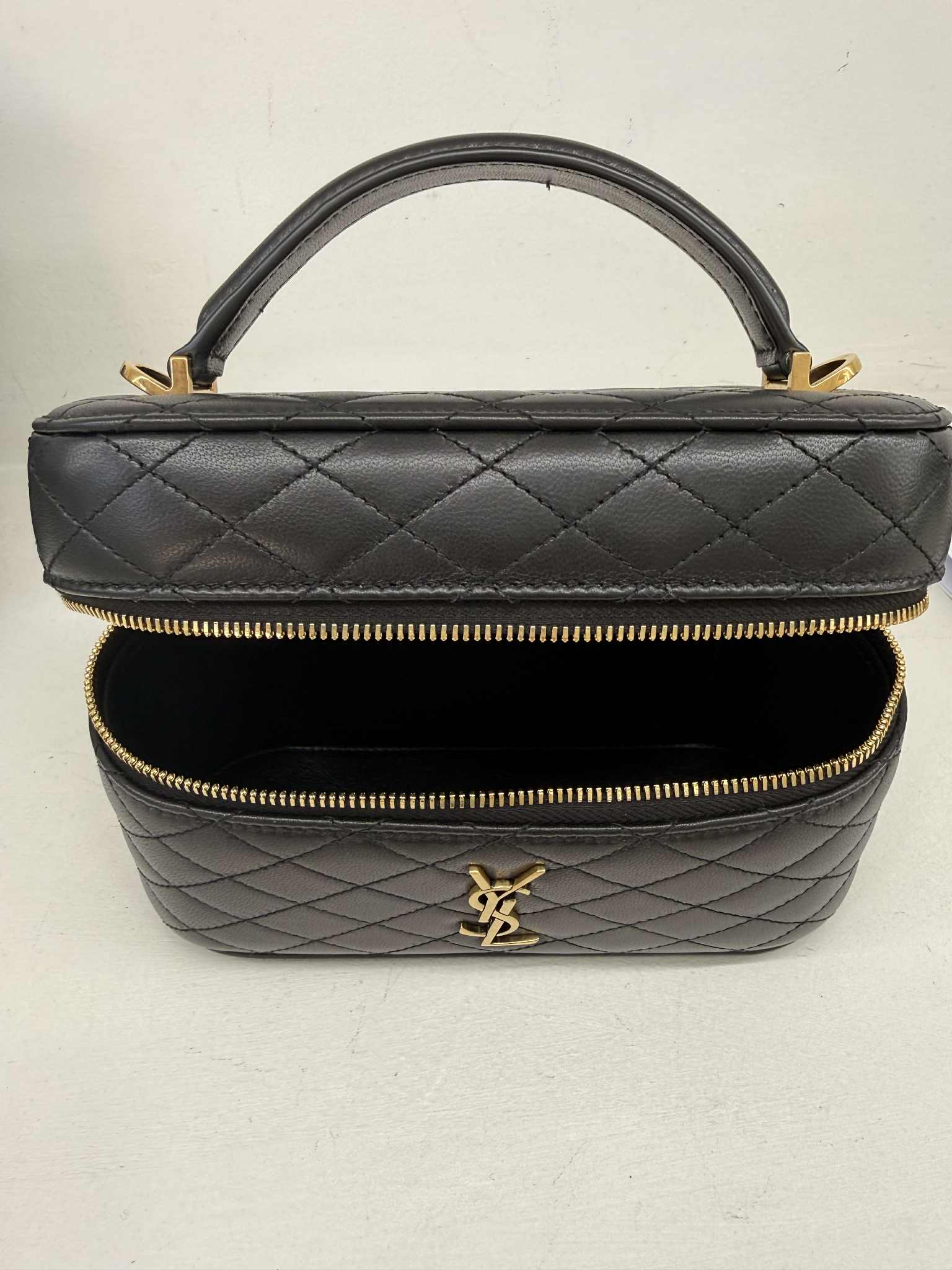 YSL VANITY MEDIUM