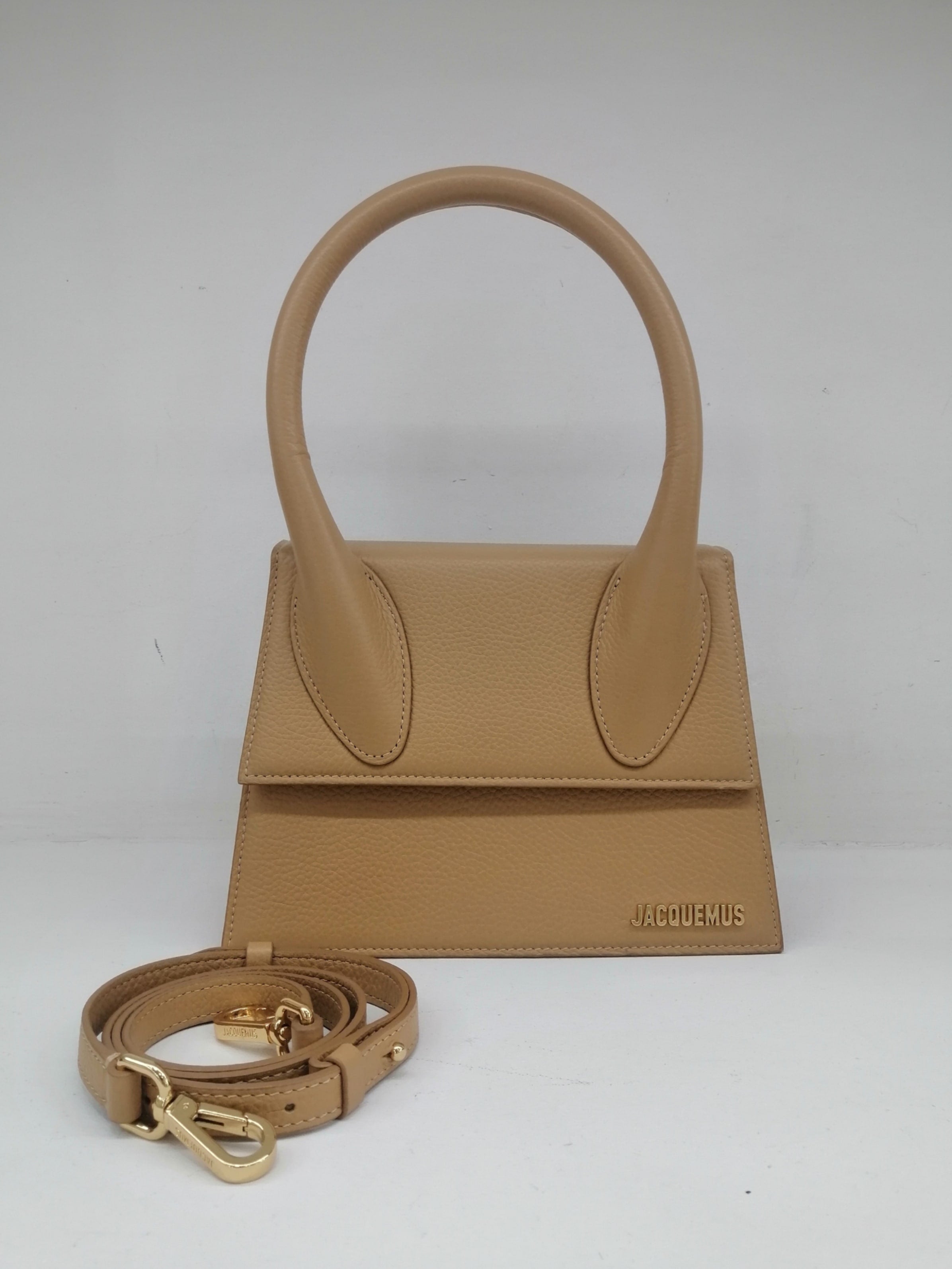 JACQUEMUS LE GRANDE CHIQUITO