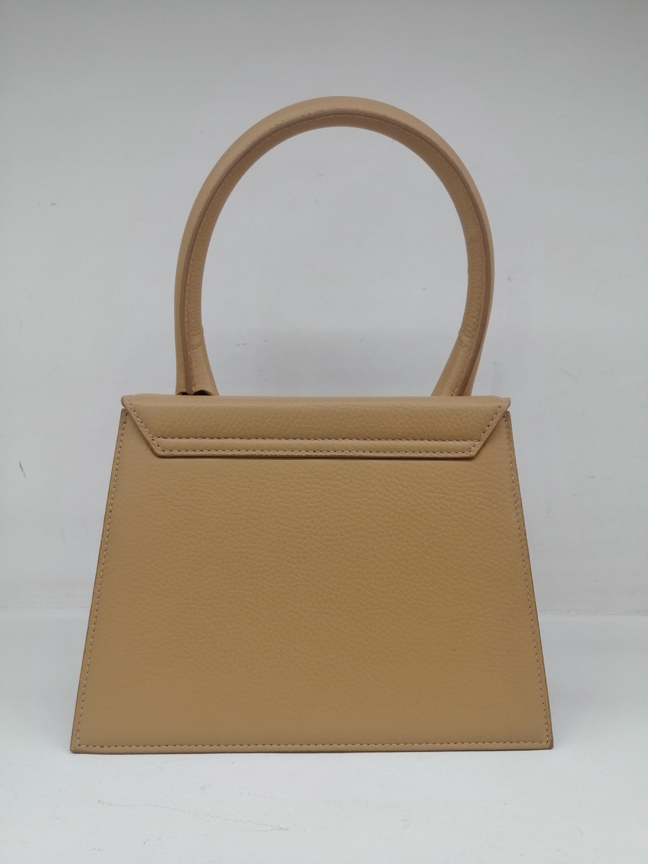 JACQUEMUS LE GRANDE CHIQUITO