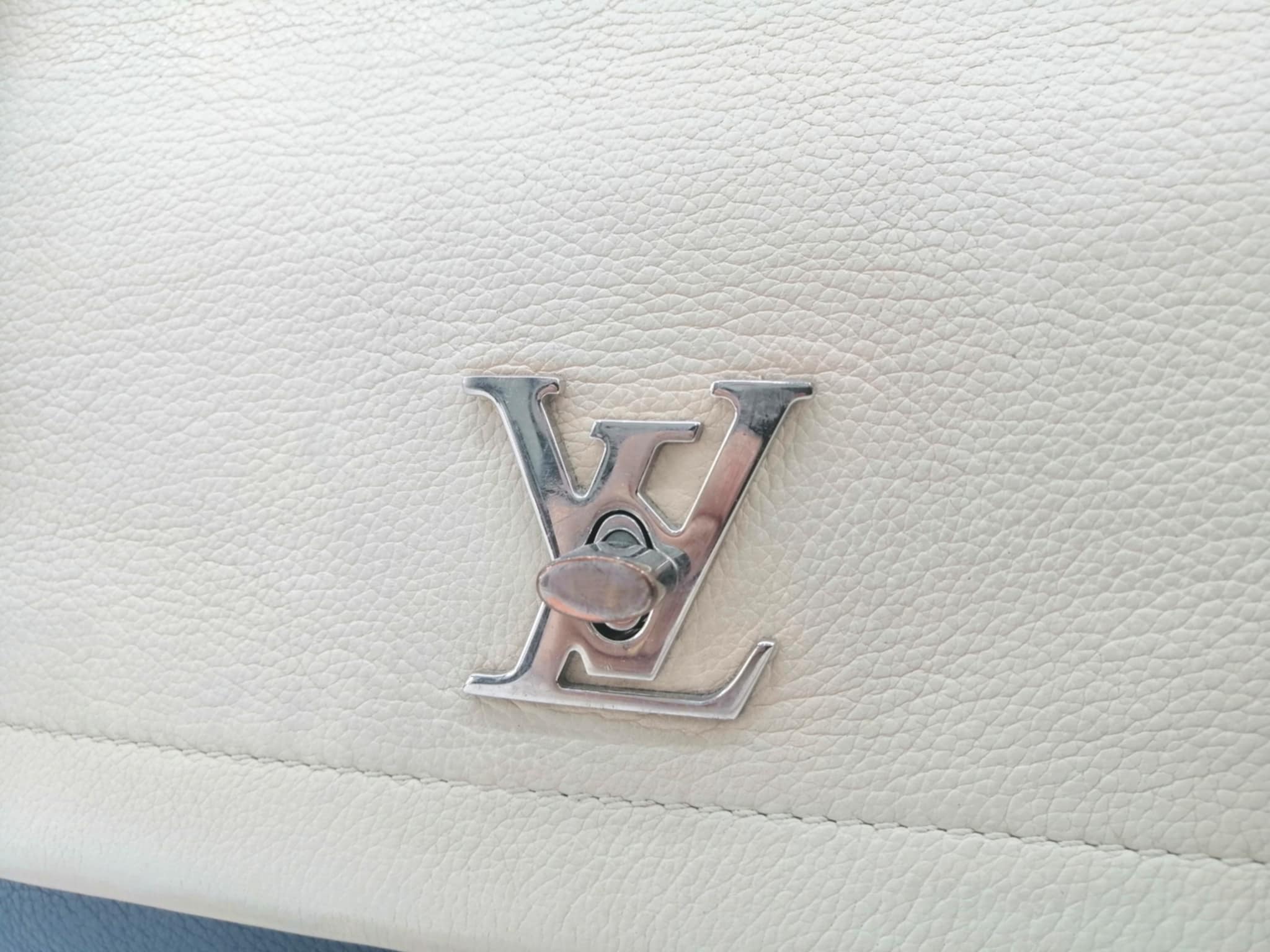 LOUIS VUITTON LOCKME II