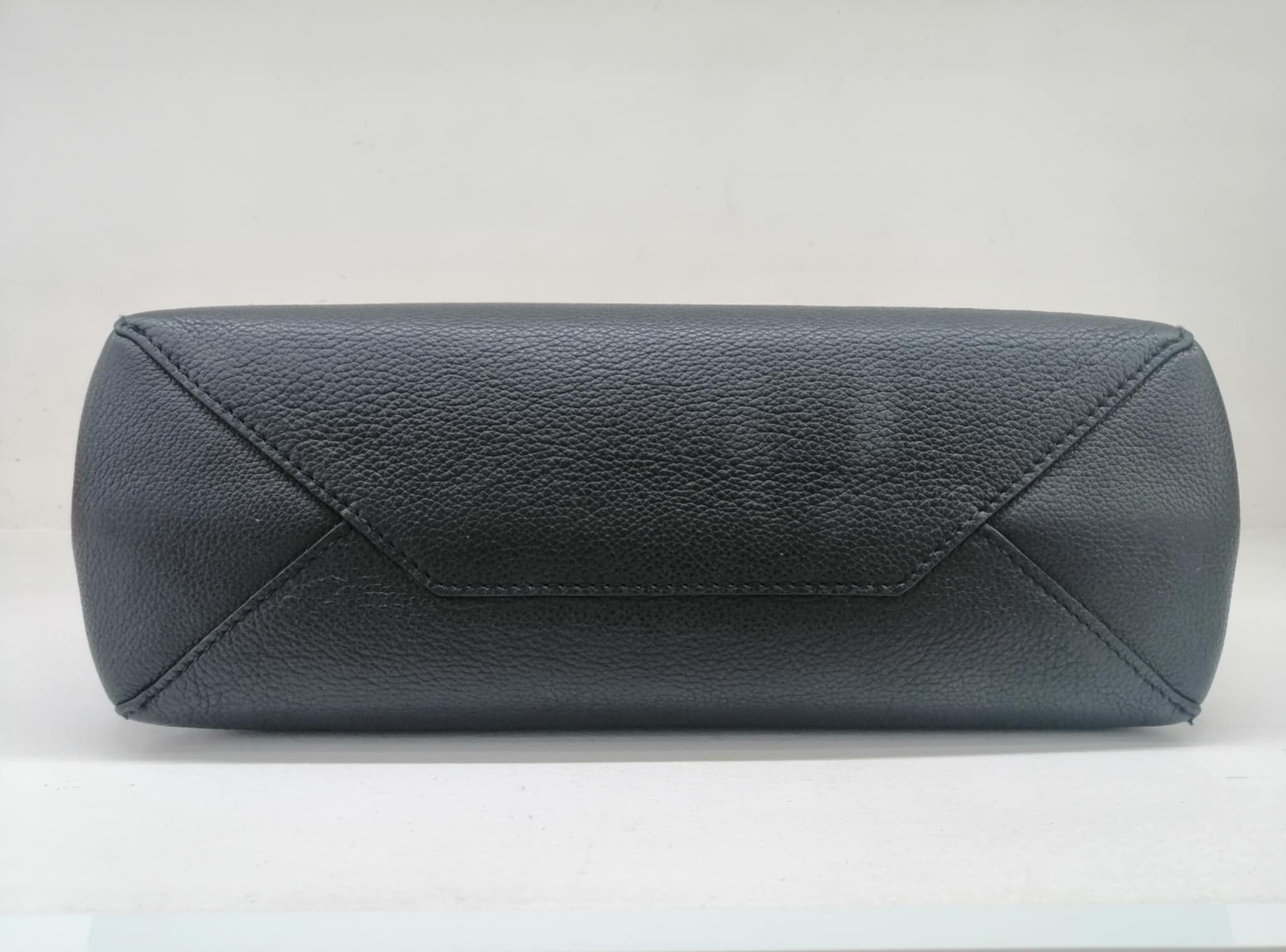 LOUIS VUITTON LOCKME II