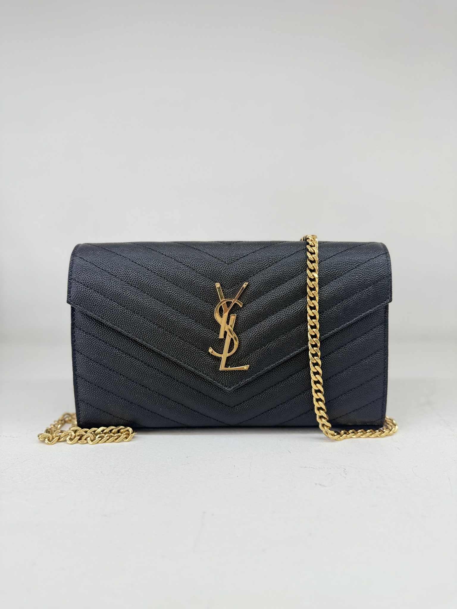 SAINT LAURENT POCHETTE ENVELOPE CON CATENA CASSANDRE