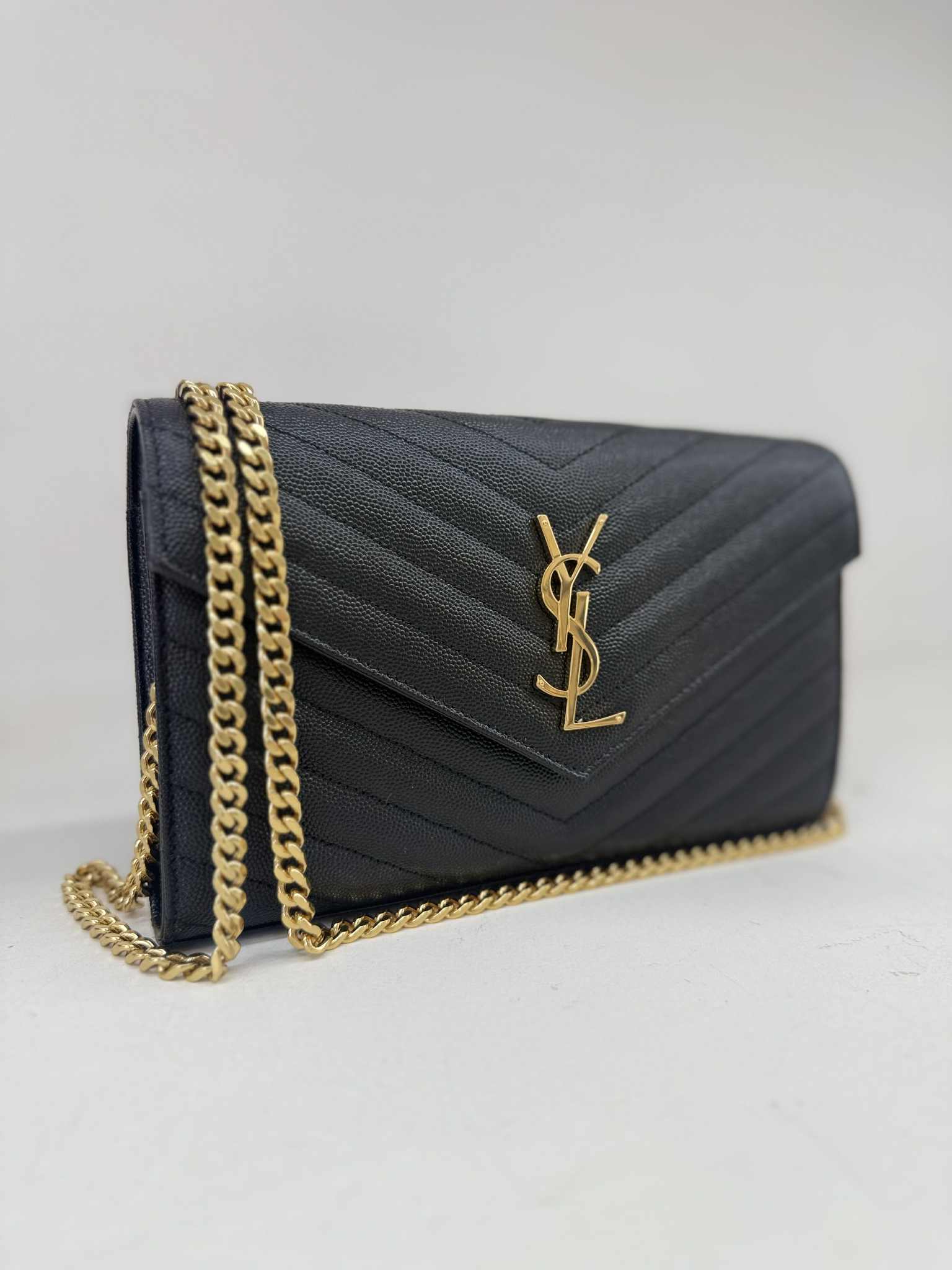 SAINT LAURENT POCHETTE ENVELOPE CON CATENA CASSANDRE