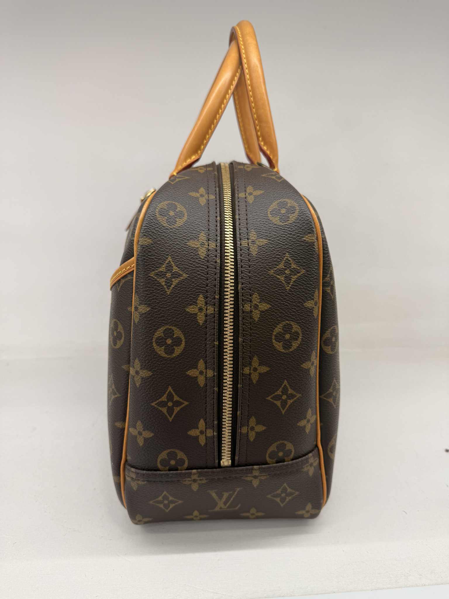 LOUIS VUITTON DEAUVILLE