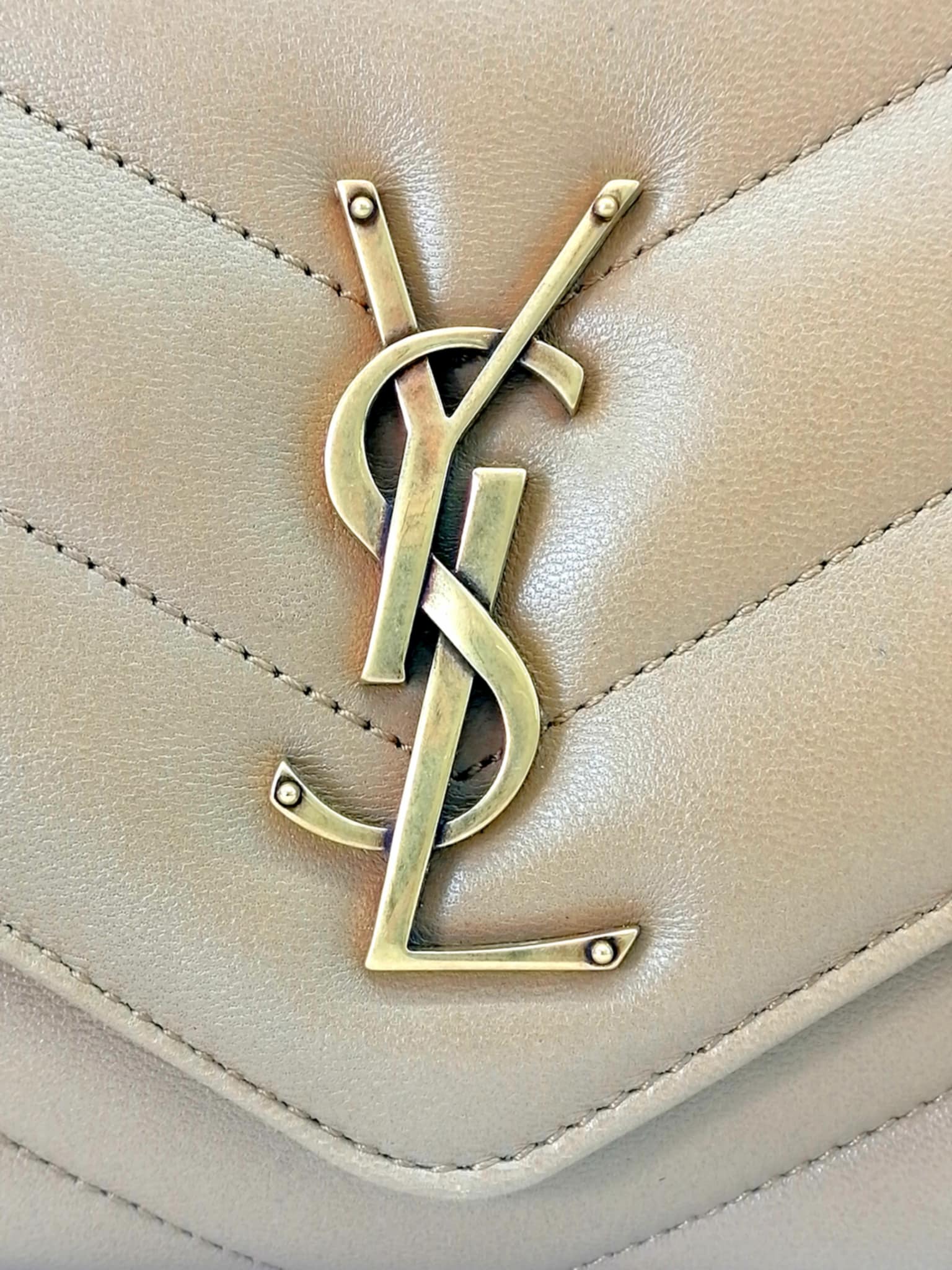 YSL LOULOU MEDIUM