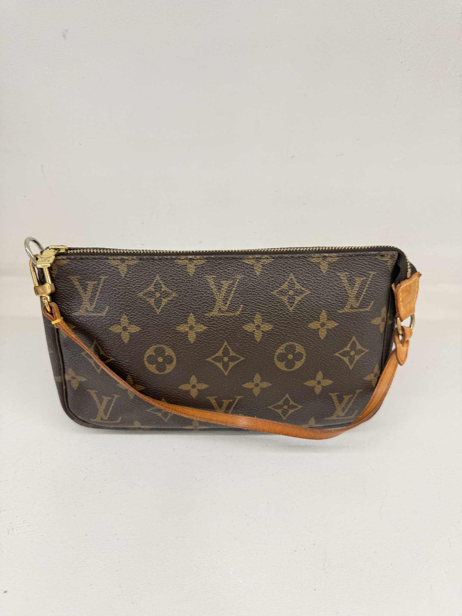 LOUIS VUITTON POCHETTE ACCESSOIRES