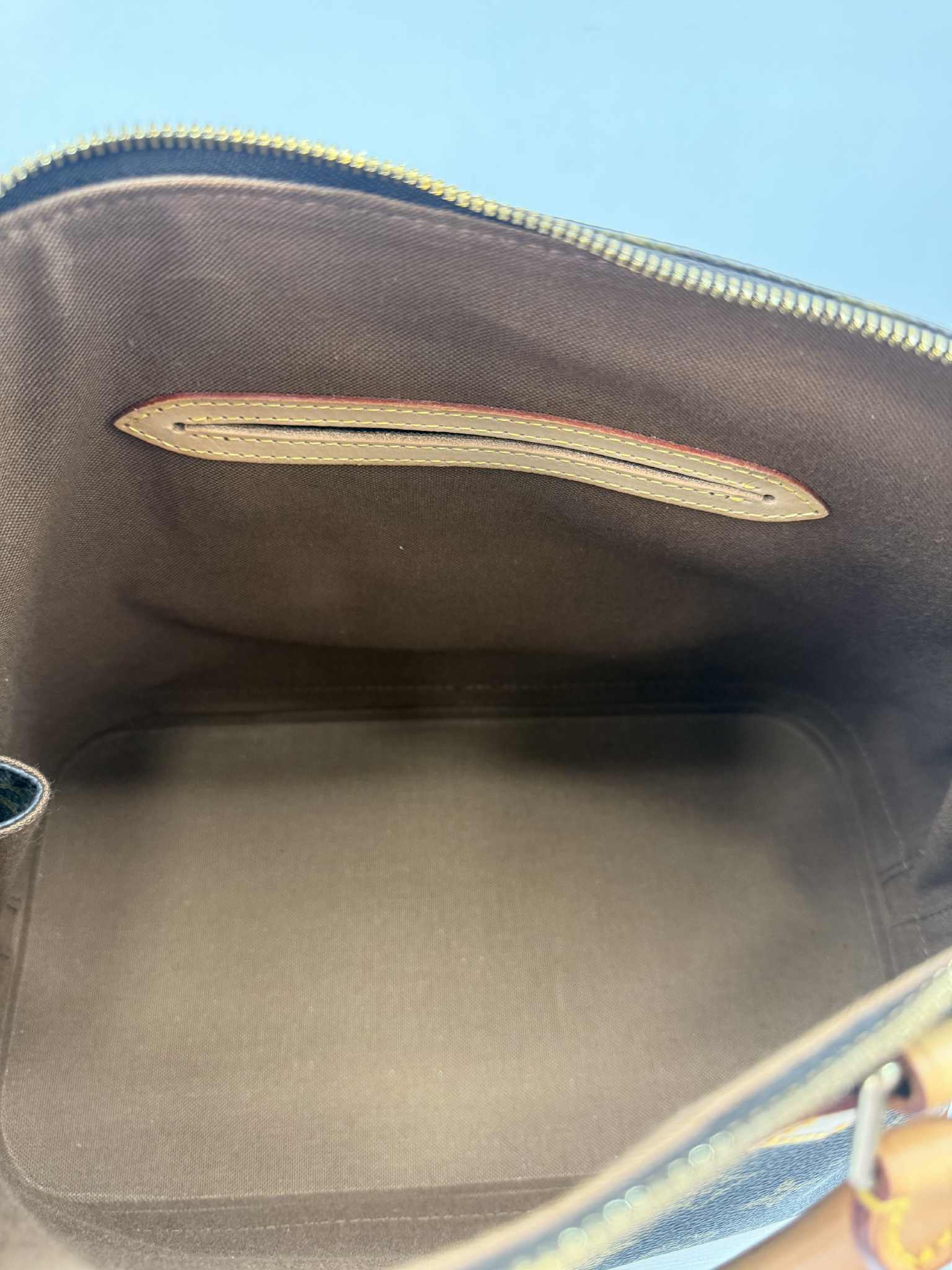 LOUIS VUITTON ALMA PM