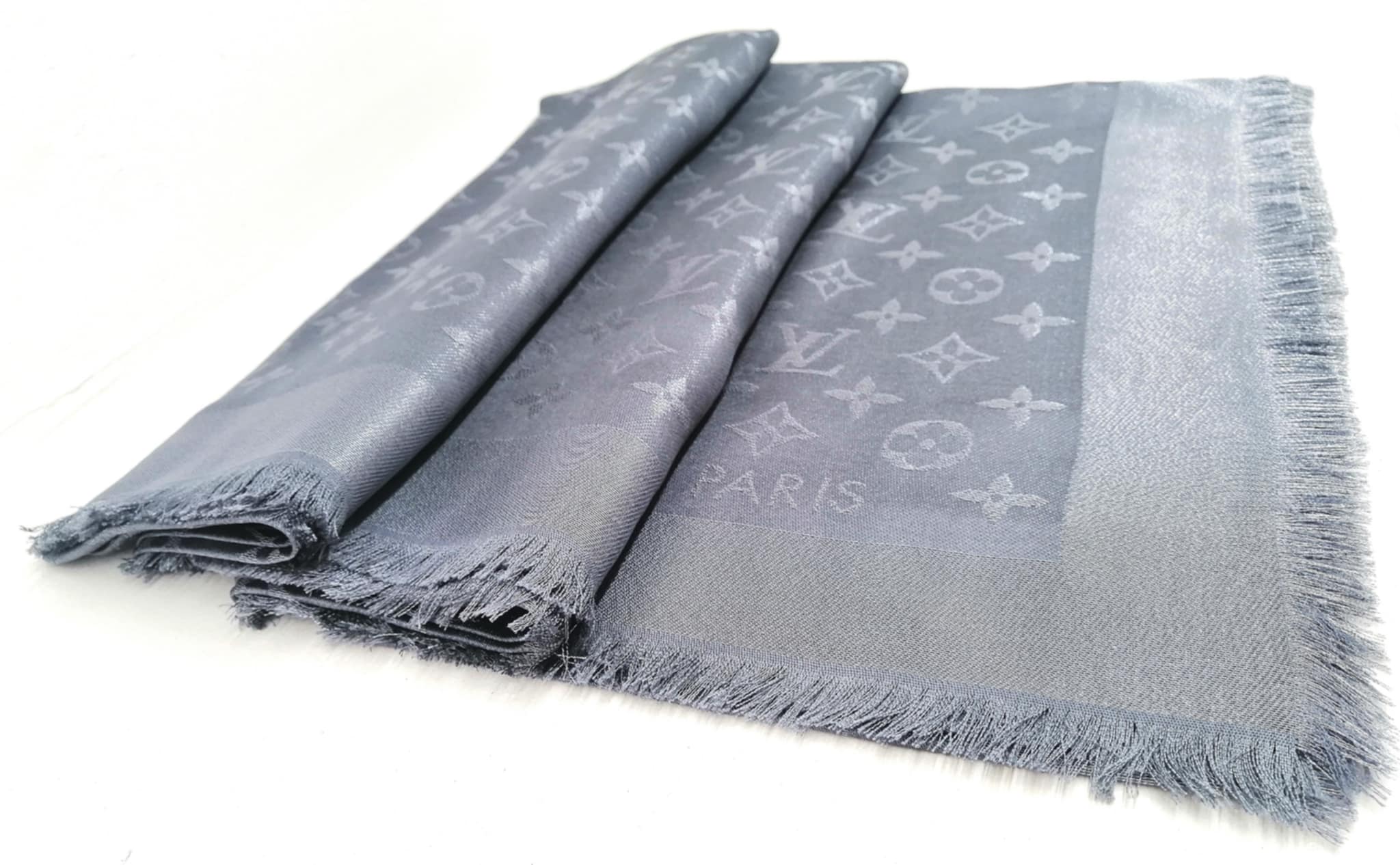 LOUIS VUITTON SCIALLE MONOGRAM SHINE GRIGIO