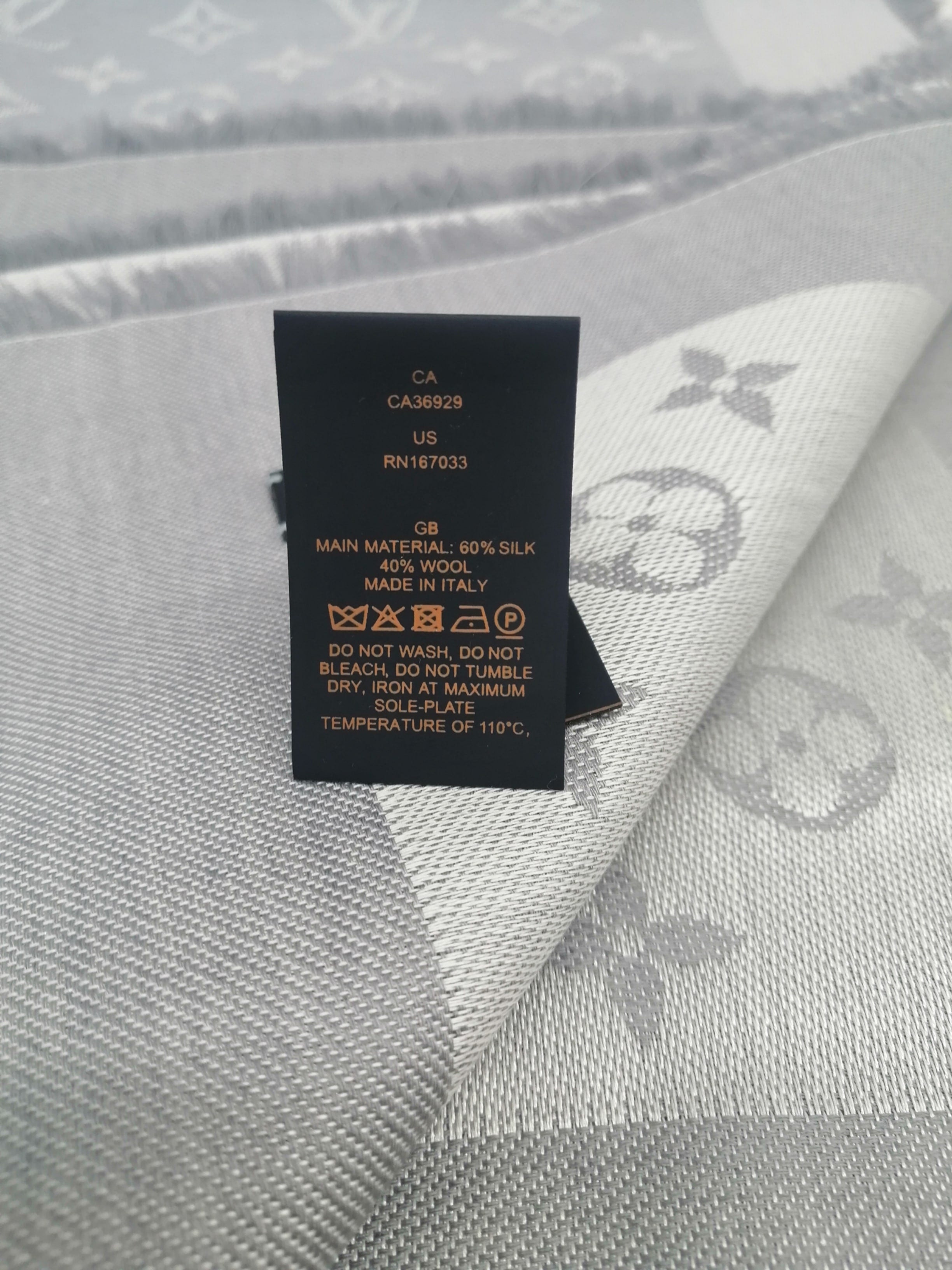 Louis Vuitton Stola Monogram Grigio