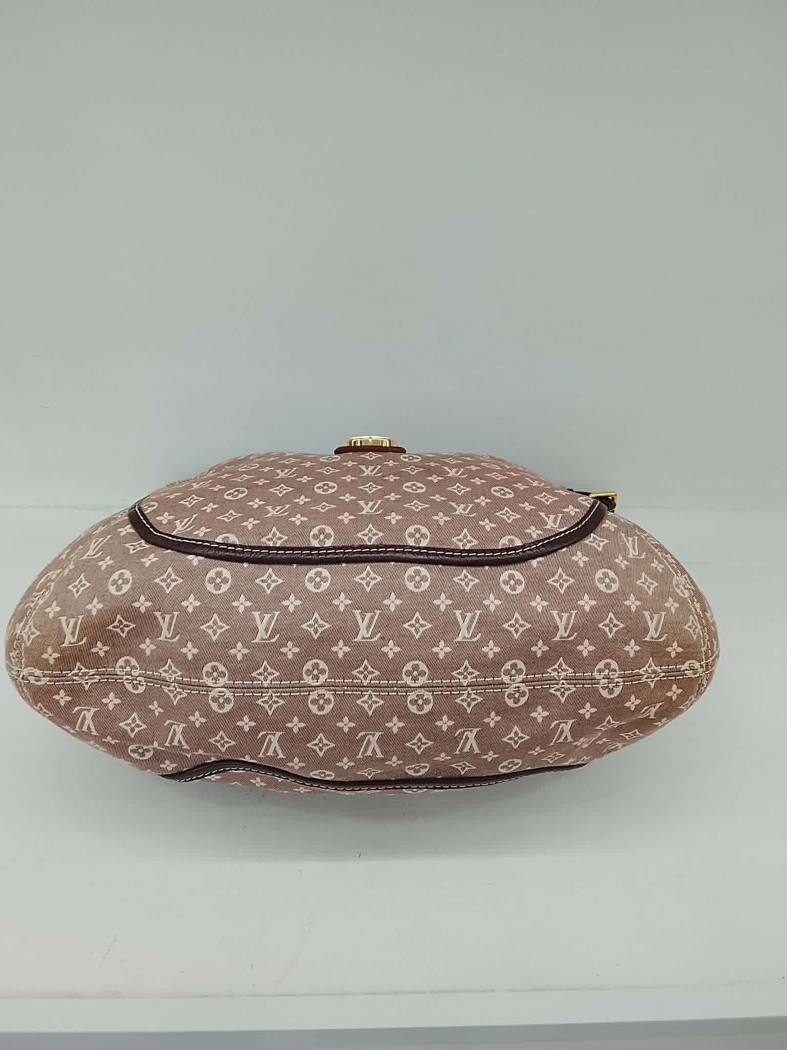 LOUIS VUITTON HOBO ROMANCE