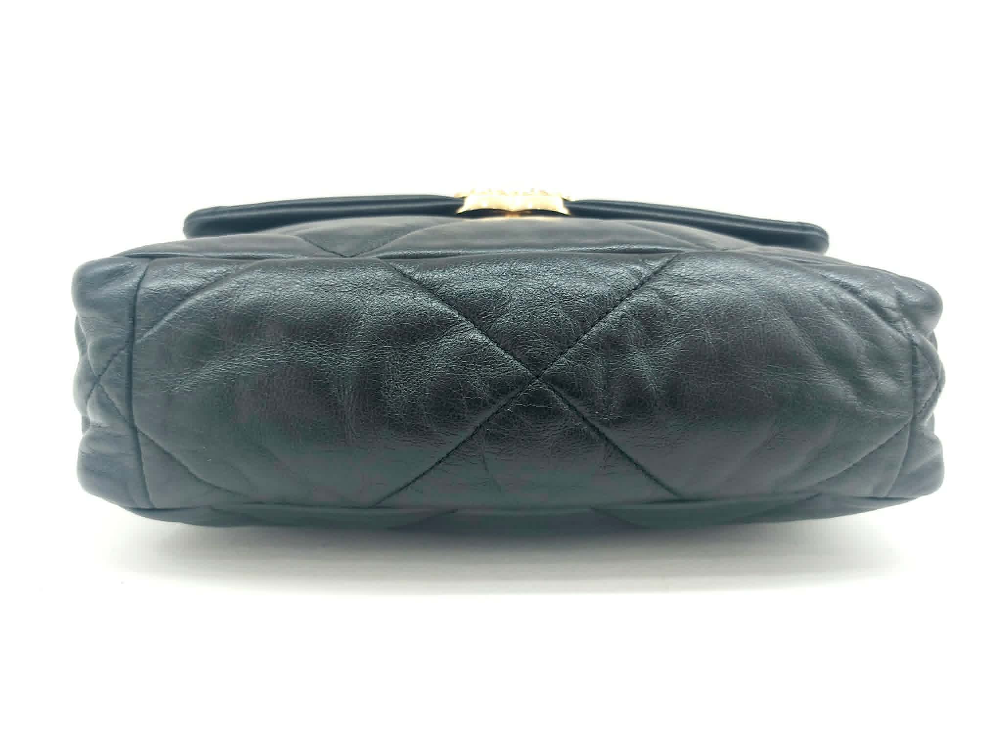 CHANEL 19 NERA