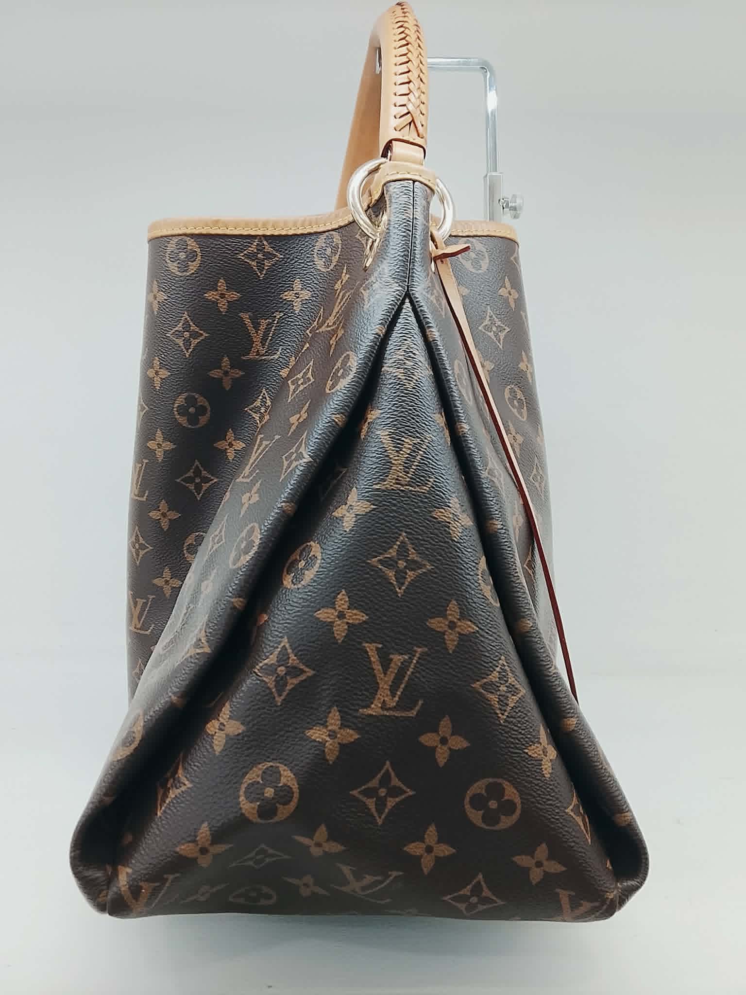 LOUIS VUITTON ASTSY GM