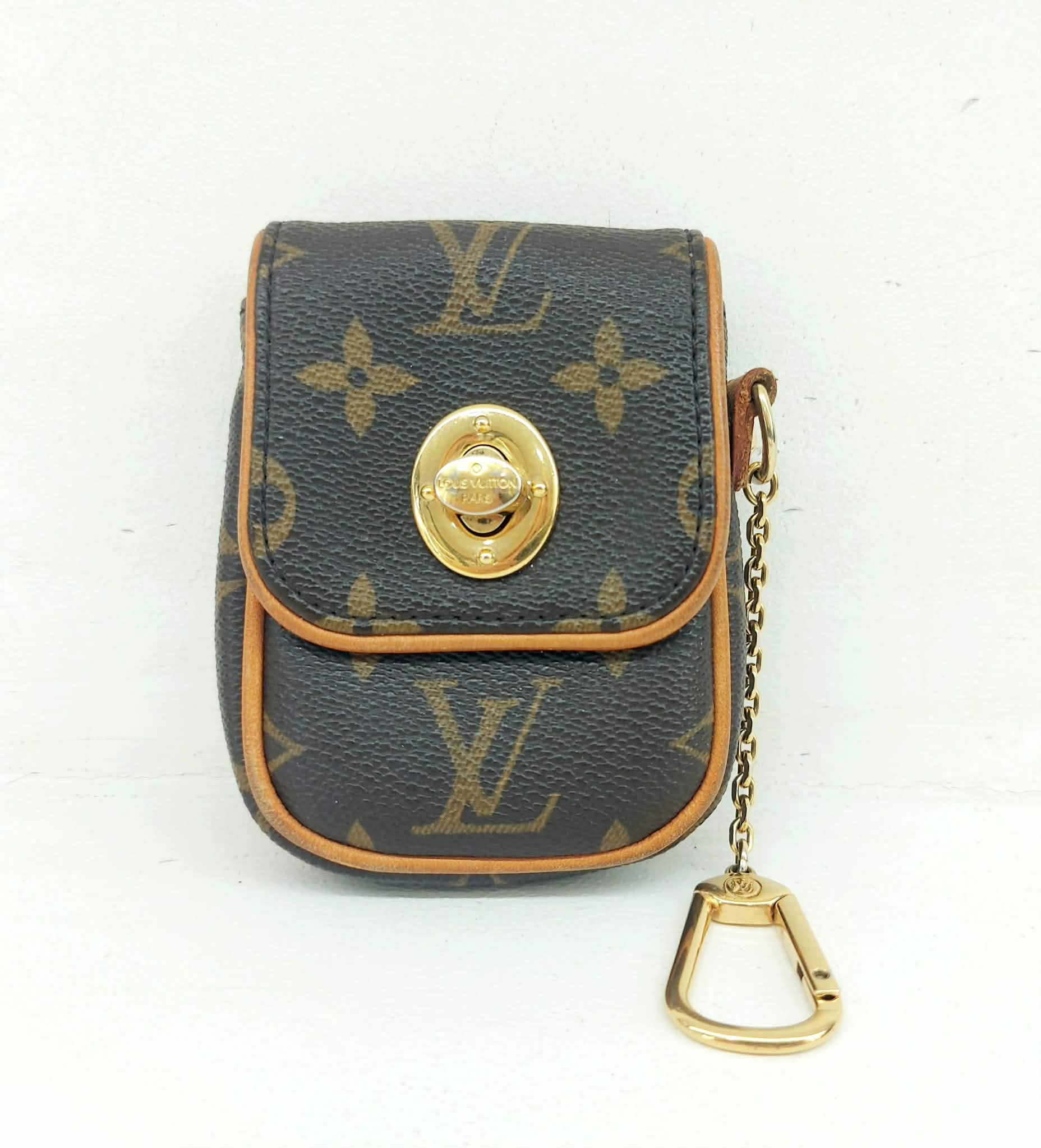 LOUIS VUITTON TULUM MINI POCHETTE