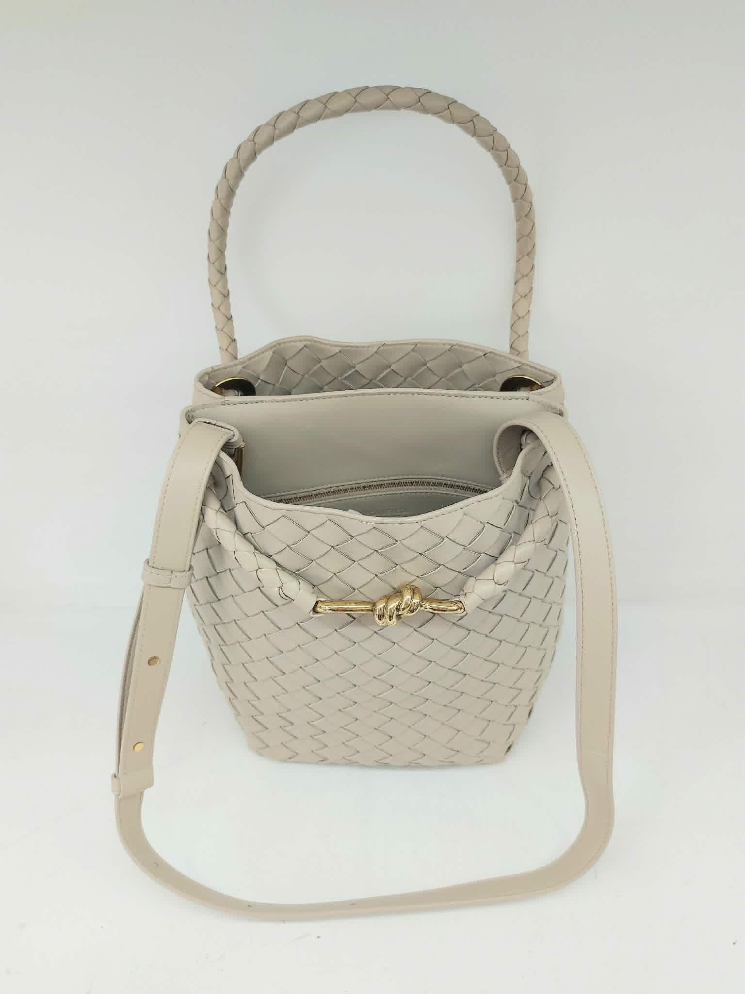 BOTTEGA VENETA ANDIAMO BUCKET