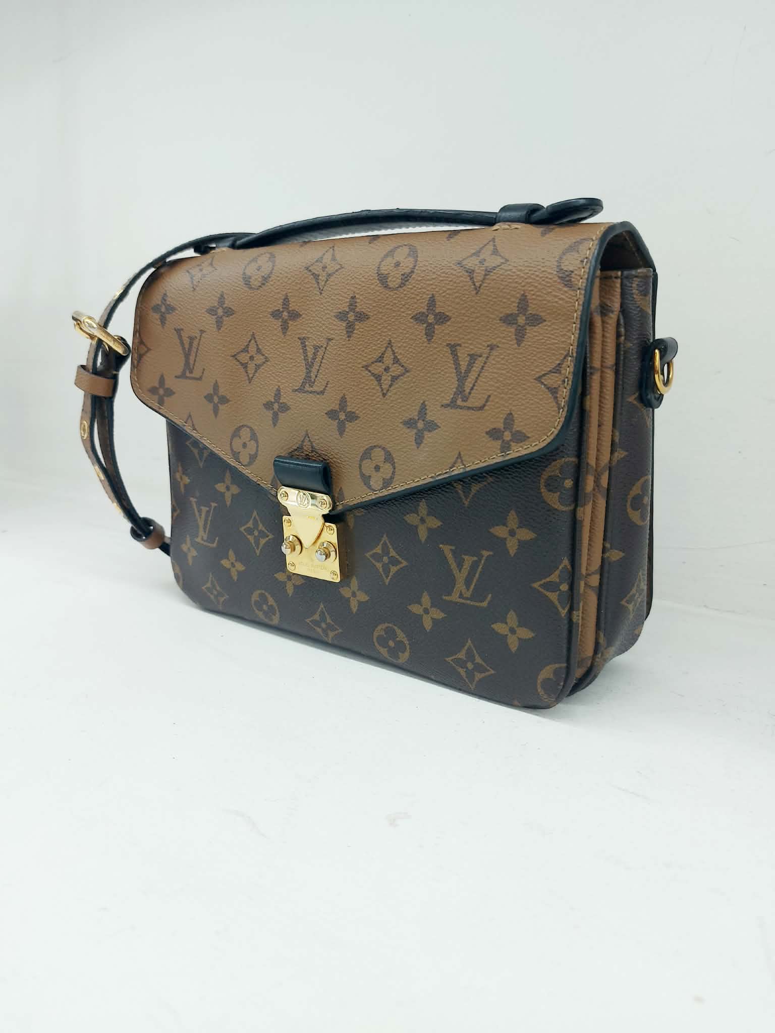 LOUIS VUITTON METIS MONOGRAM REVERSE