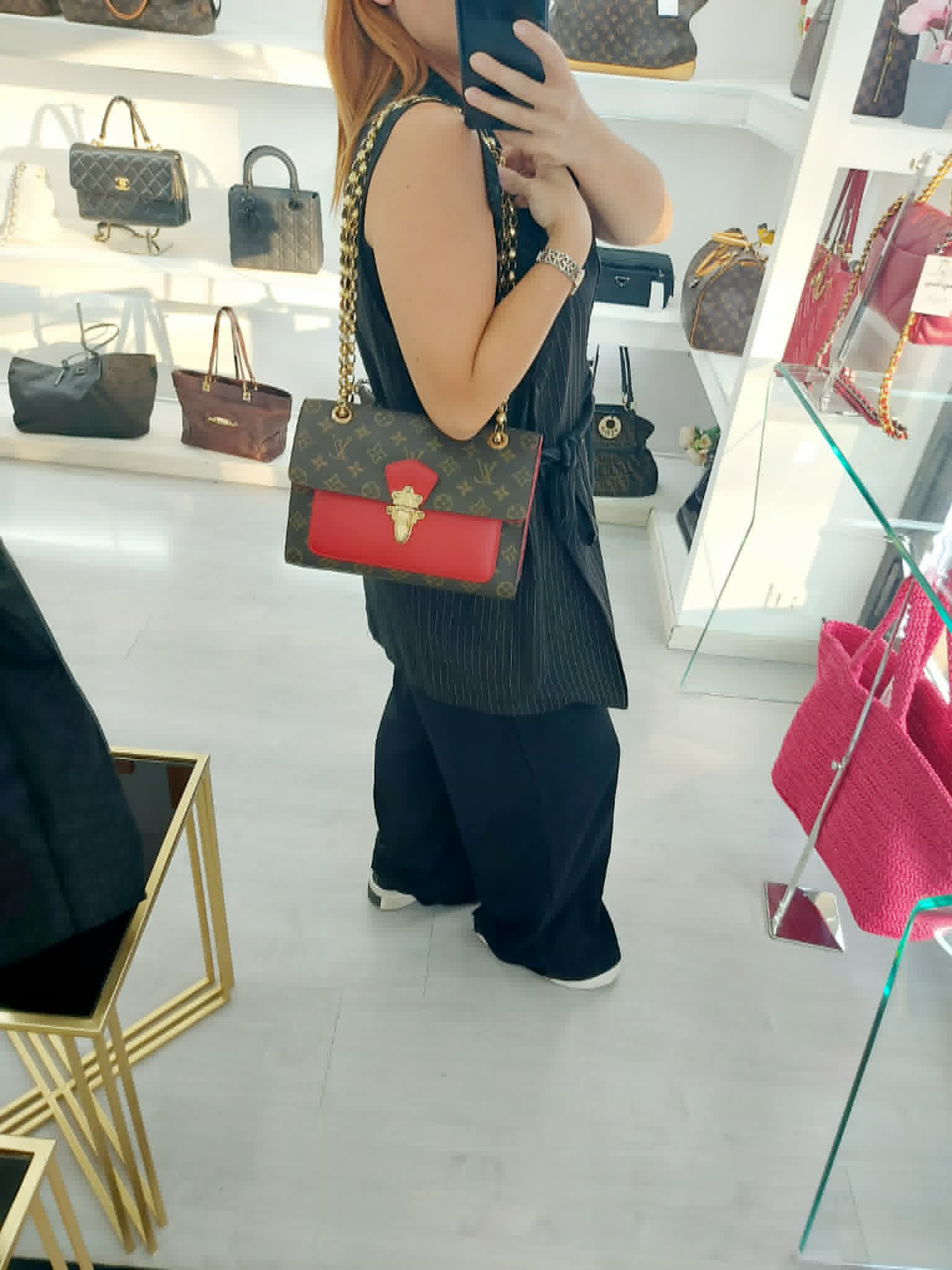 LOUIS VUITTON VICTOIRE