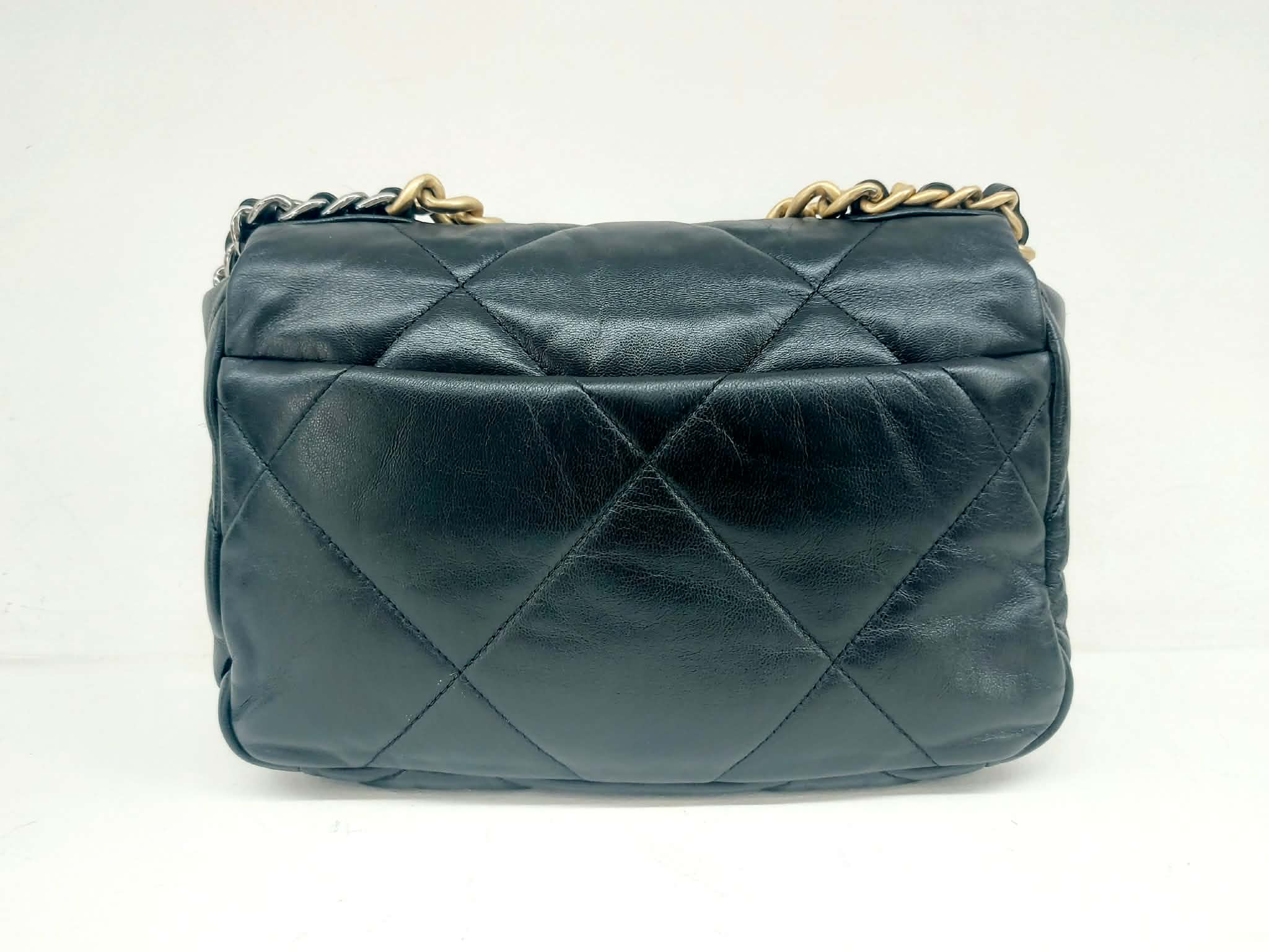 CHANEL 19 NERA
