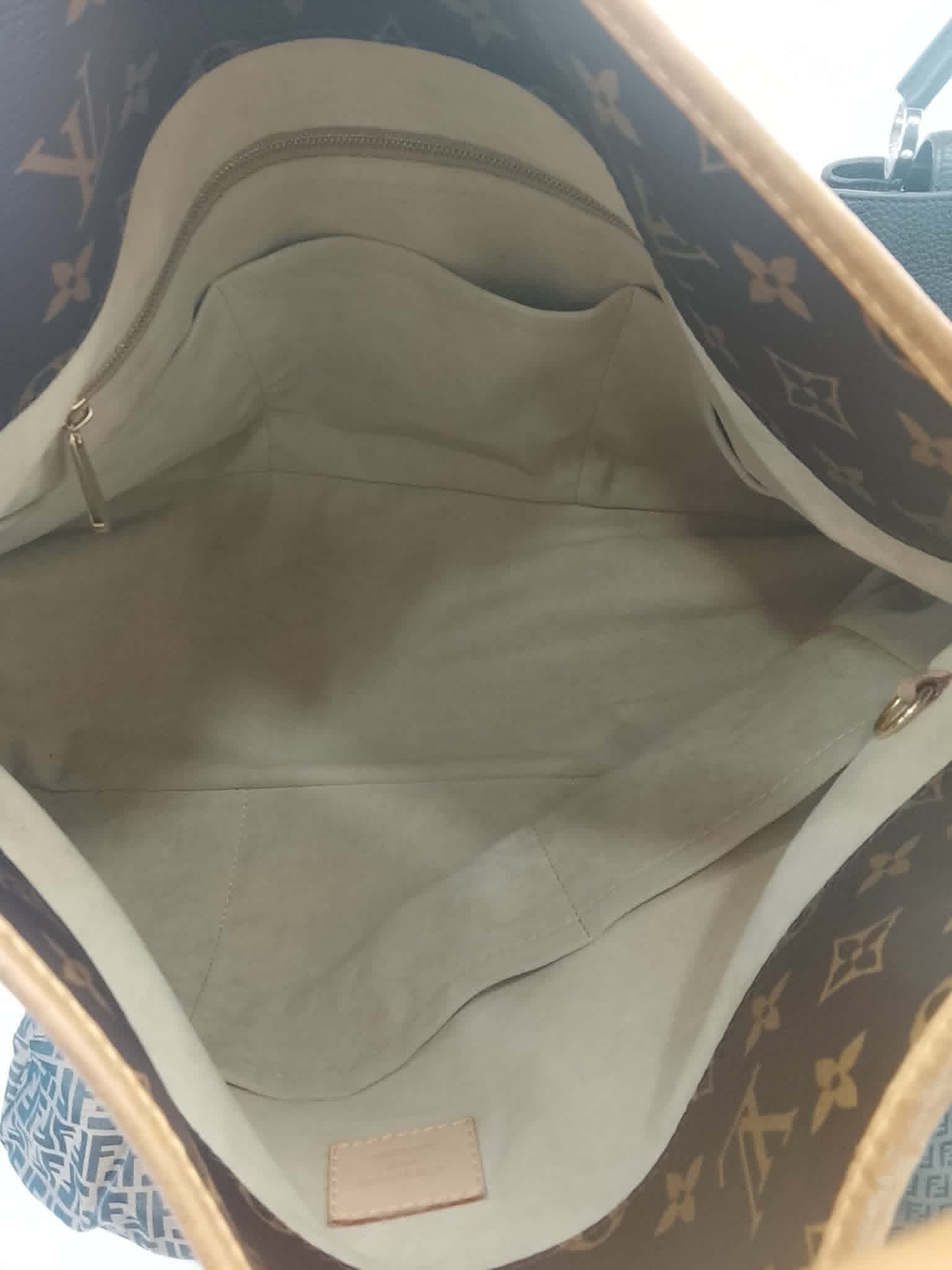 LOUIS VUITTON ASTSY GM