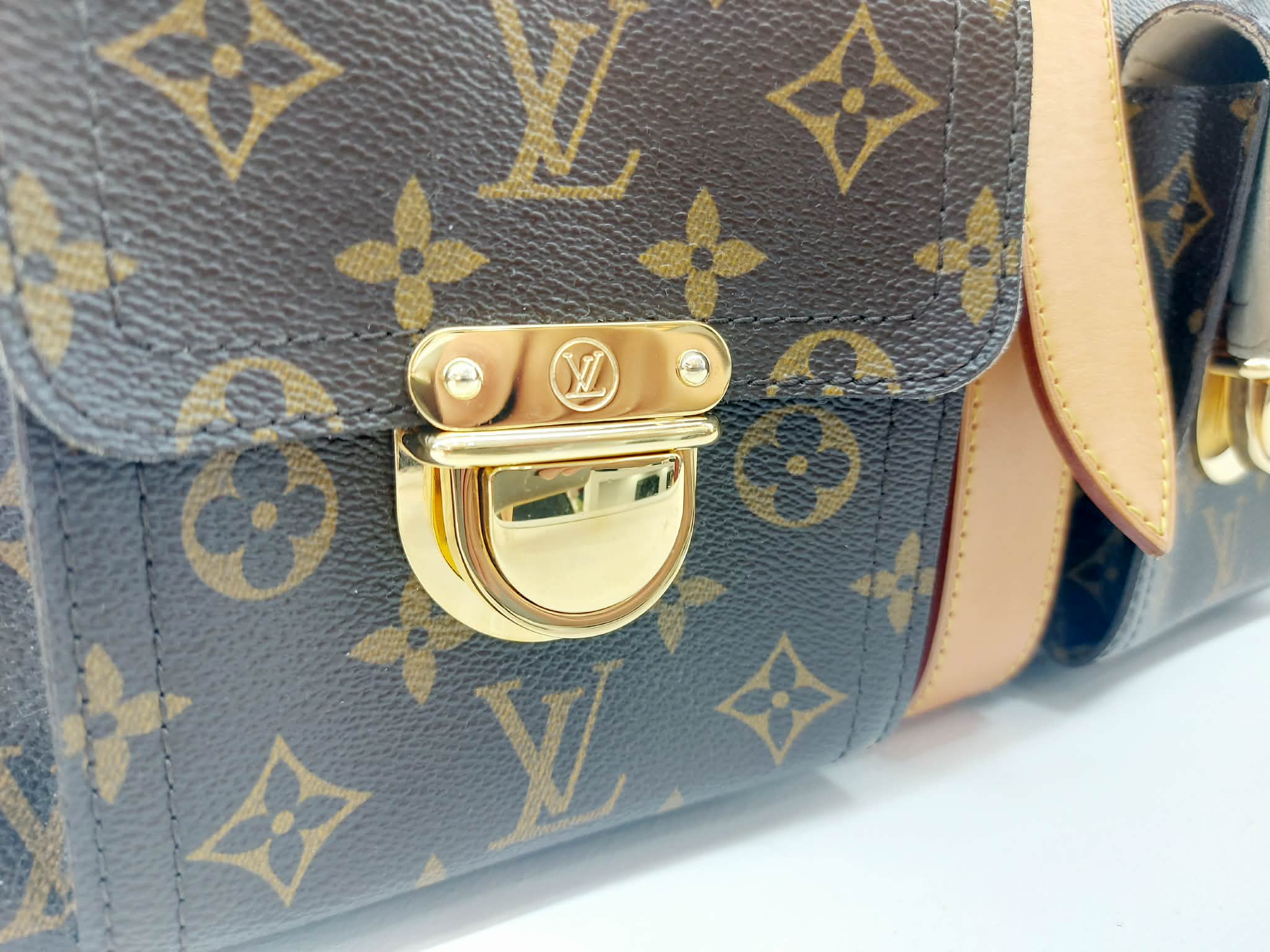 LOUIS VUITTON MANHATTAN GM