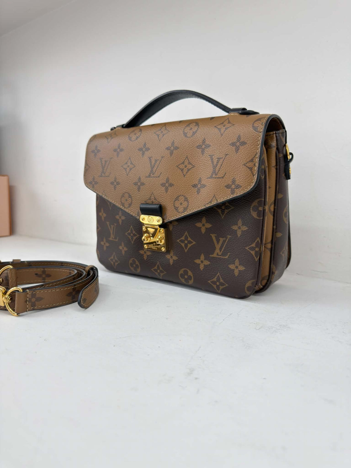 LOUIS VUITTOM METIS REVERSE