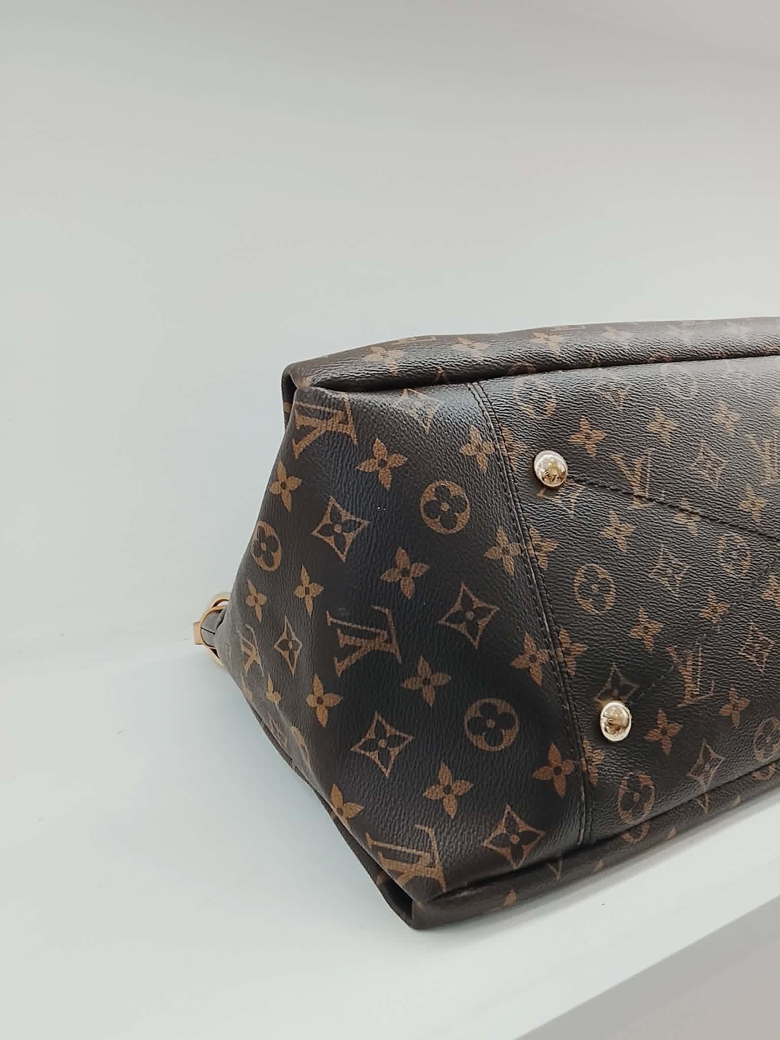 LOUIS VUITTON ASTSY GM