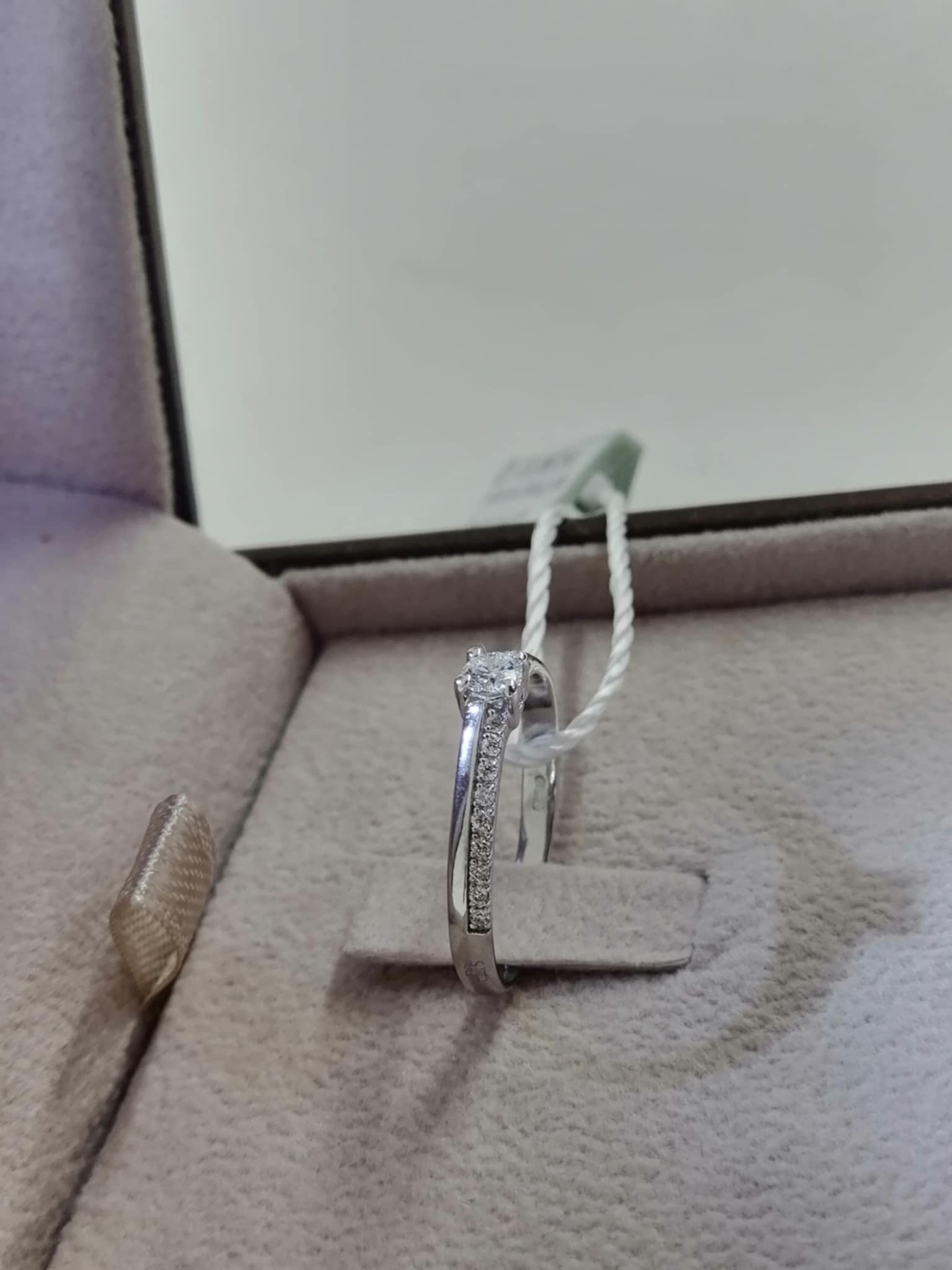 Nardelli Coll. Ellis Solitario Diamanti e Oro