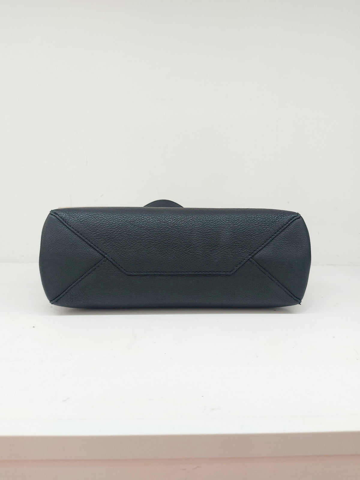 LOUIS VUITTON LOCKME II