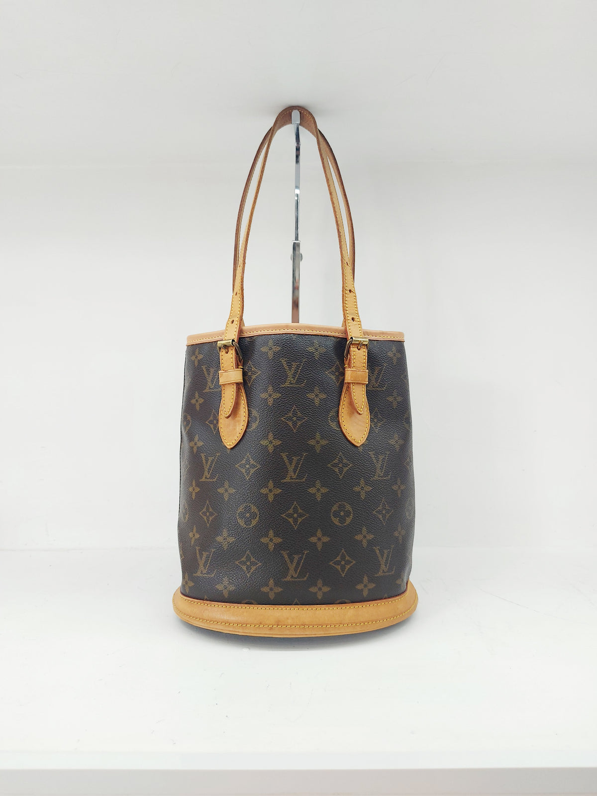LOUIS VUITTON BUCKET PM