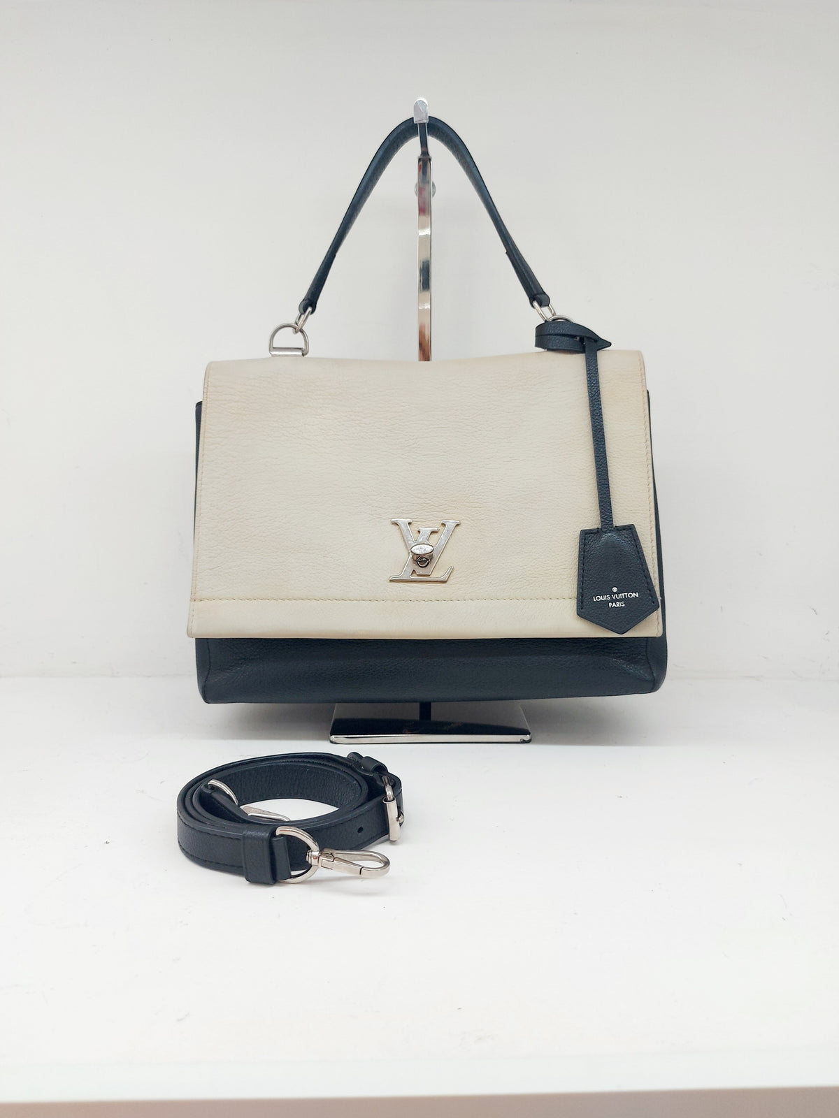 LOUIS VUITTON LOCKME II