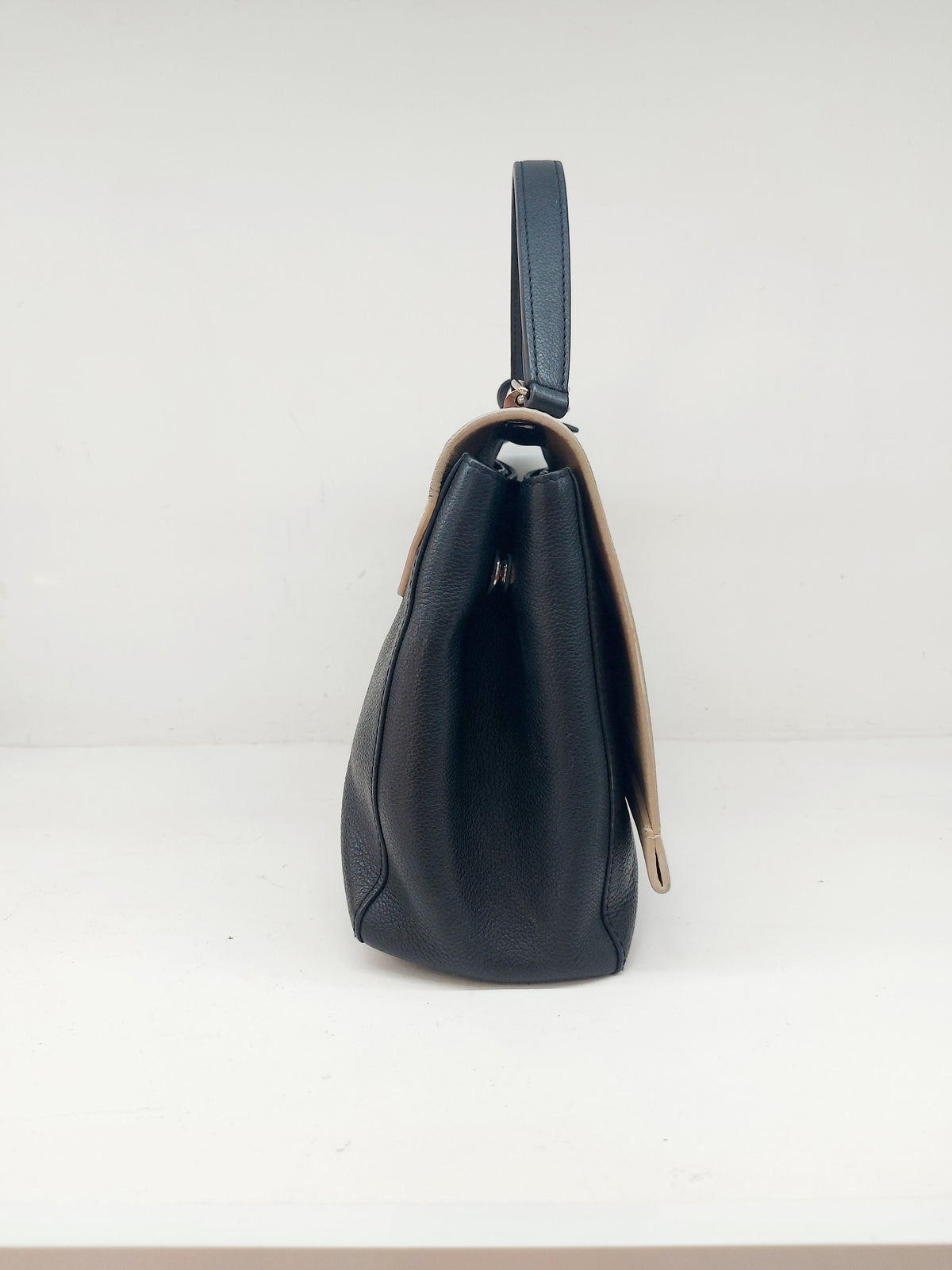 LOUIS VUITTON LOCKME II