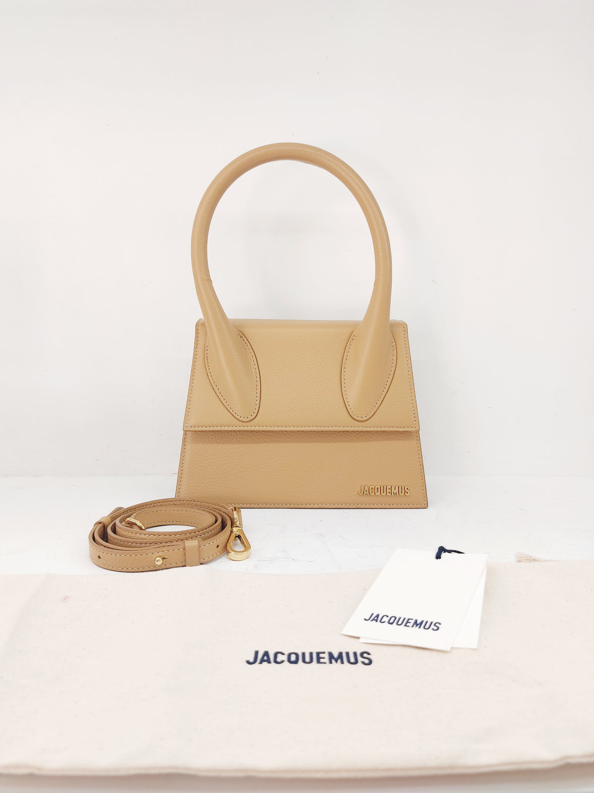 JACQUEMUS LE GRANDE CHIQUITO