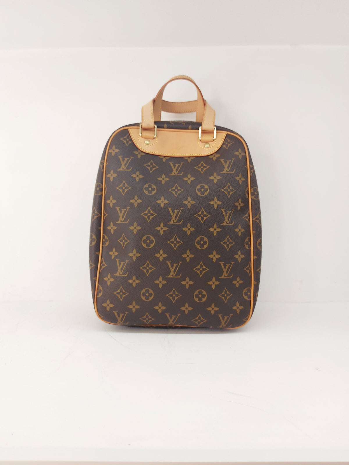 LOUIS VUITTON EXCURSION