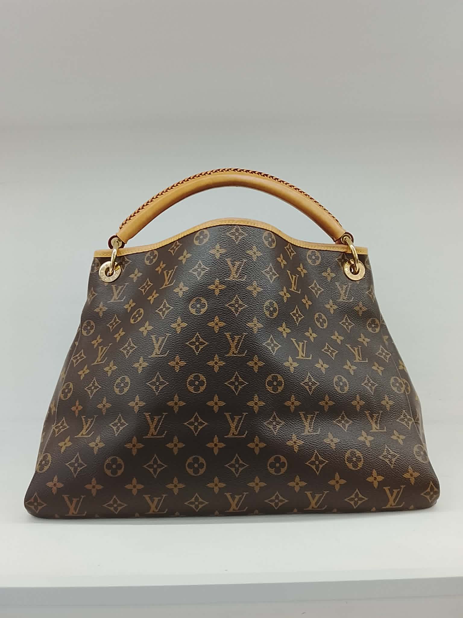 LOUIS VUITTON ASTSY GM