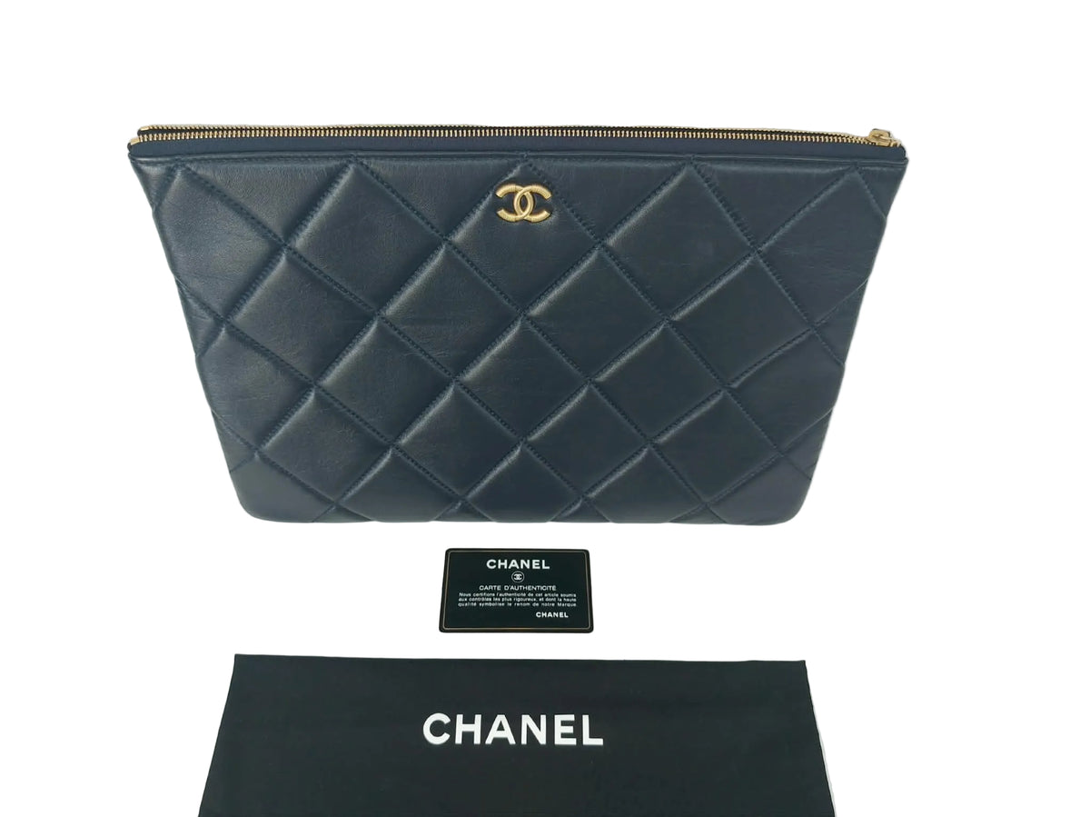 CHANEL O-CASE POCHETTE LARGE CC