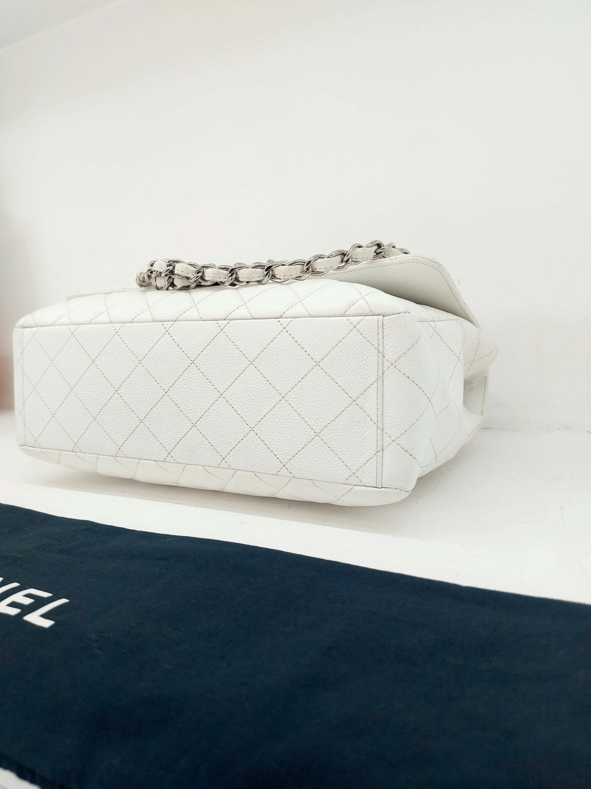 CHANEL MAXI JUMBO CLASSIC FLAP