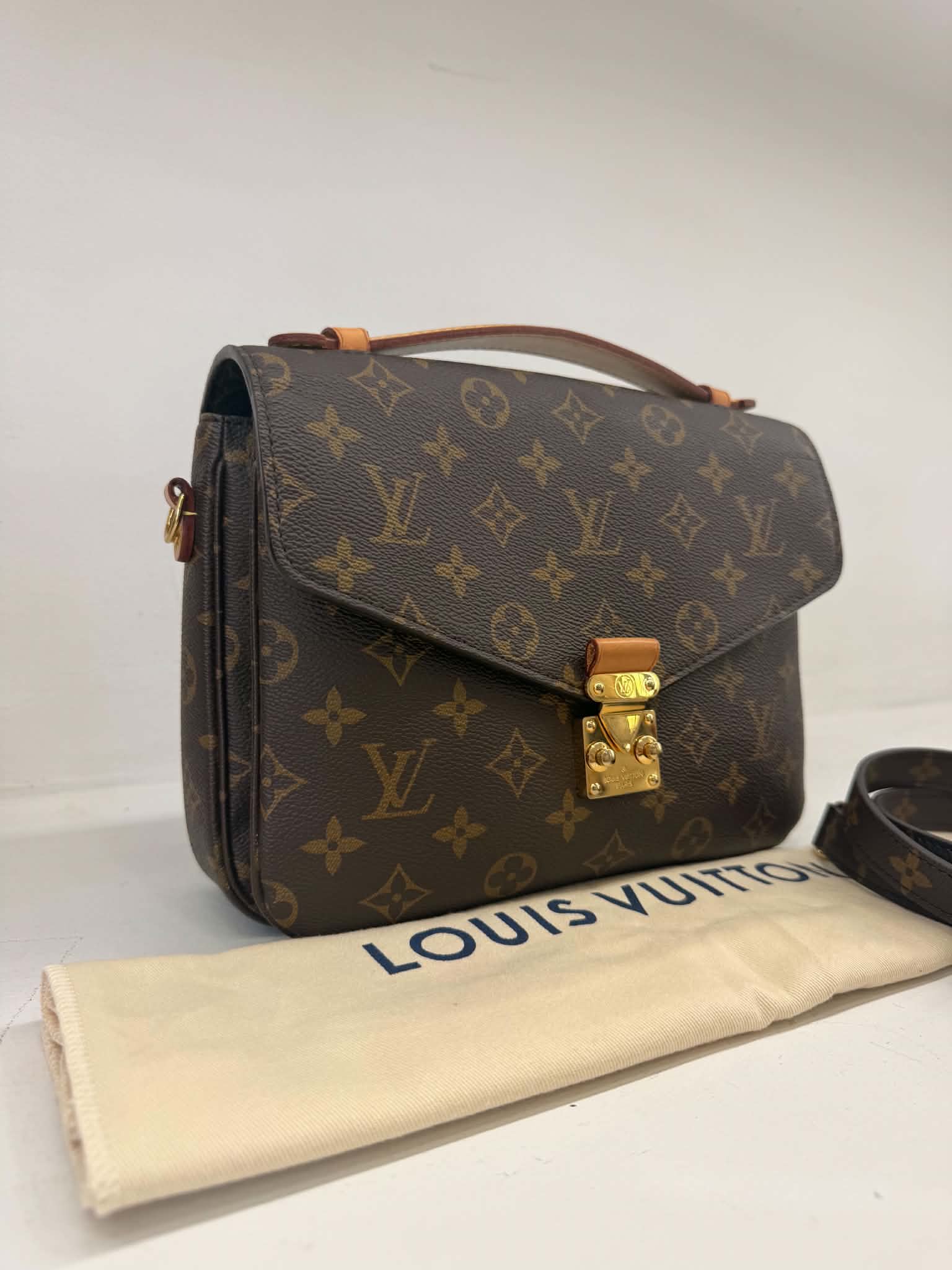 LOUIS VUITTON METIS