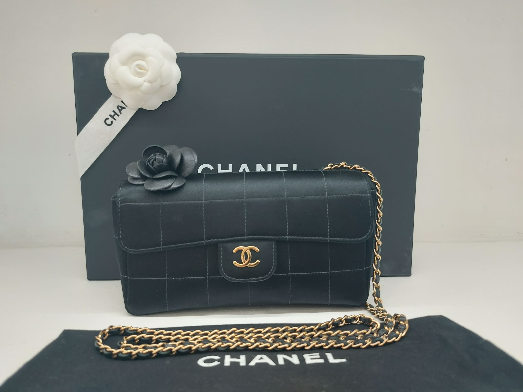 CHANEL TIMELESS MINI CAMELIA