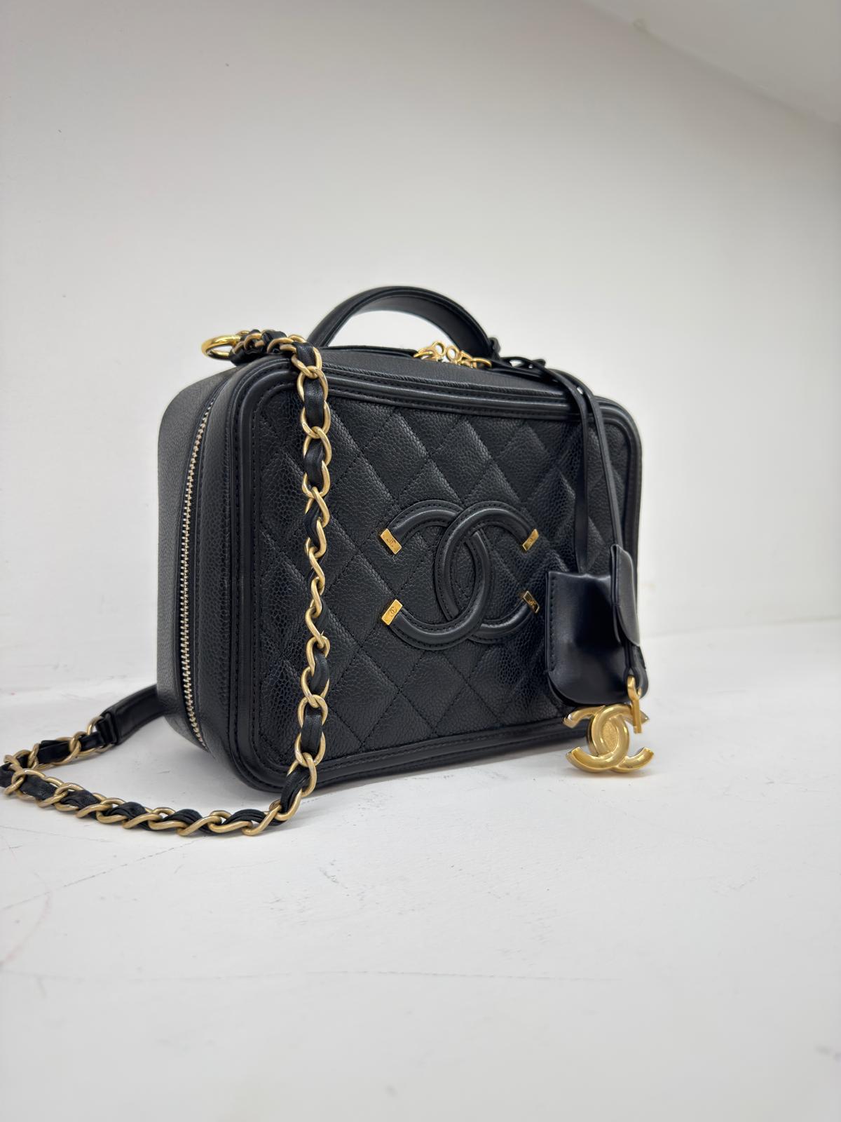 CHANEL VANITY