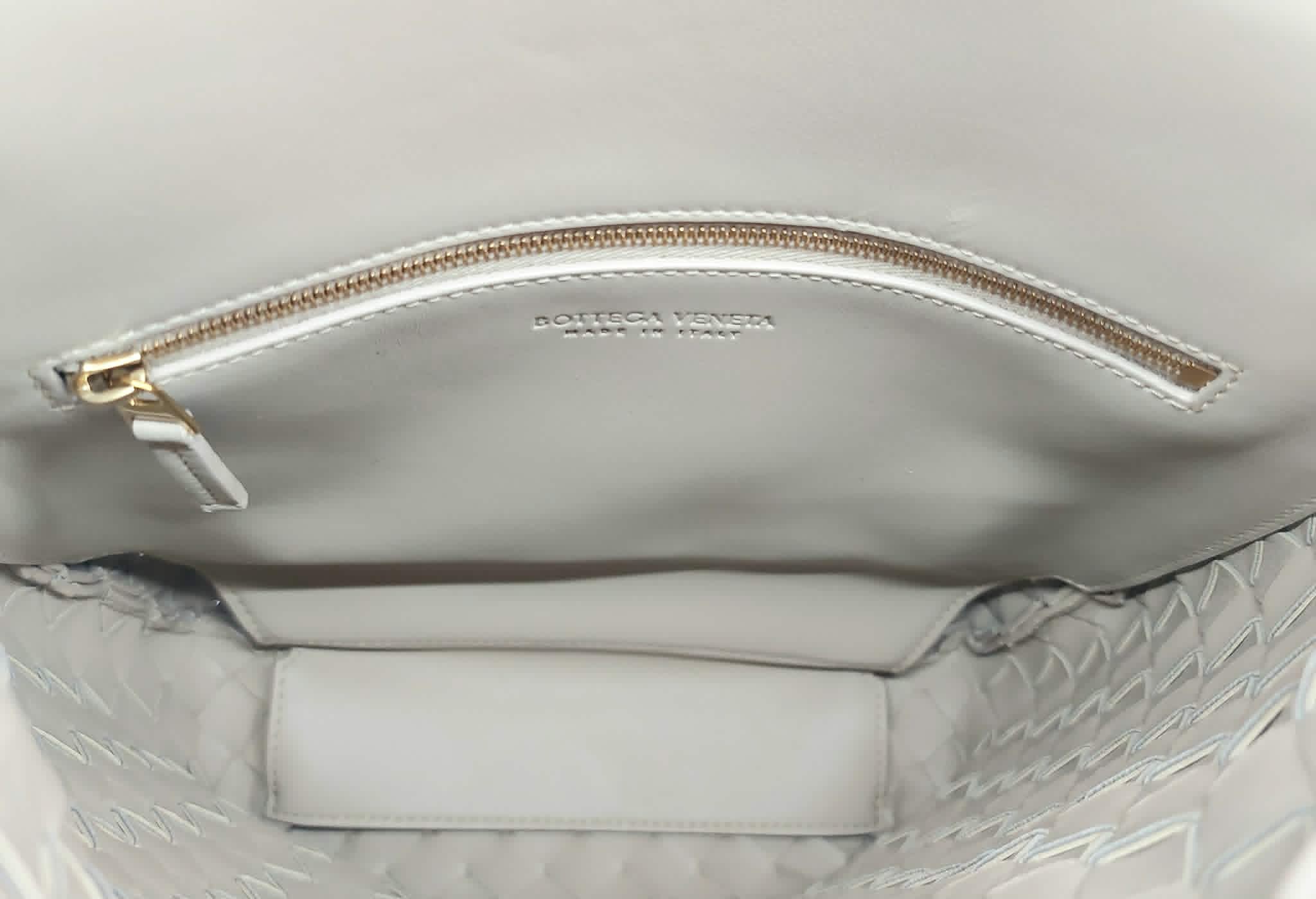 BOTTEGA VENETA ANDIAMO BUCKET