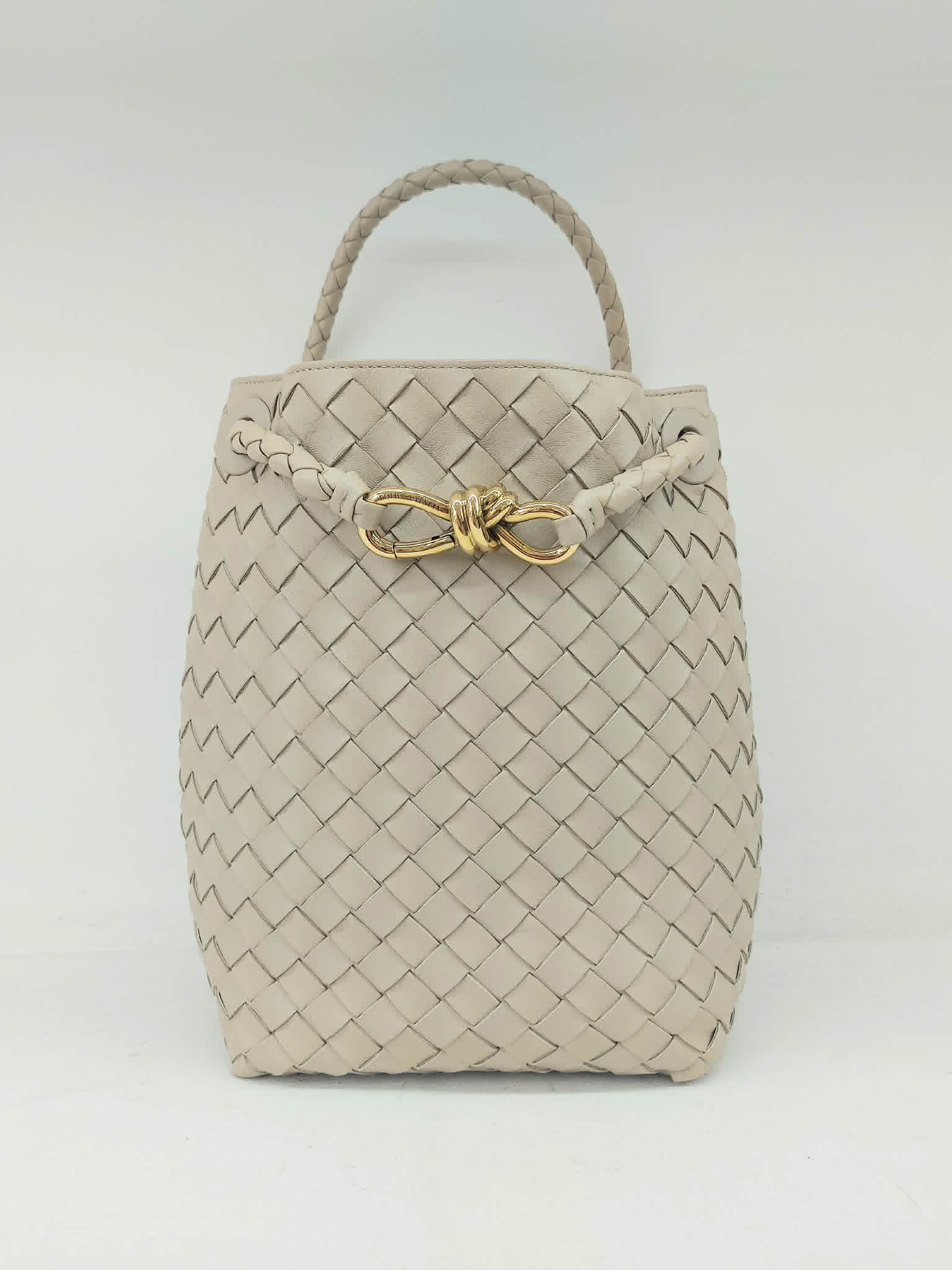 BOTTEGA VENETA ANDIAMO BUCKET