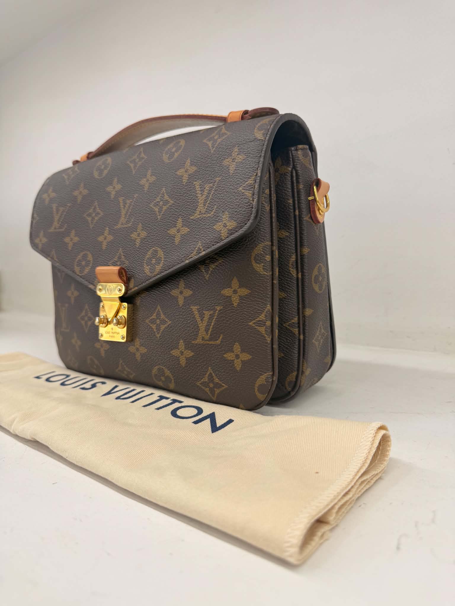LOUIS VUITTON METIS