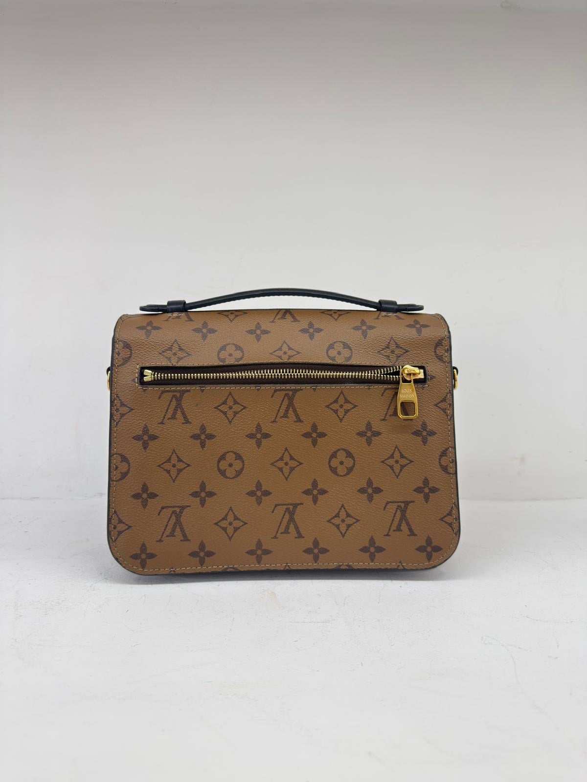 LOUIS VUITTON METIS REVERSE.