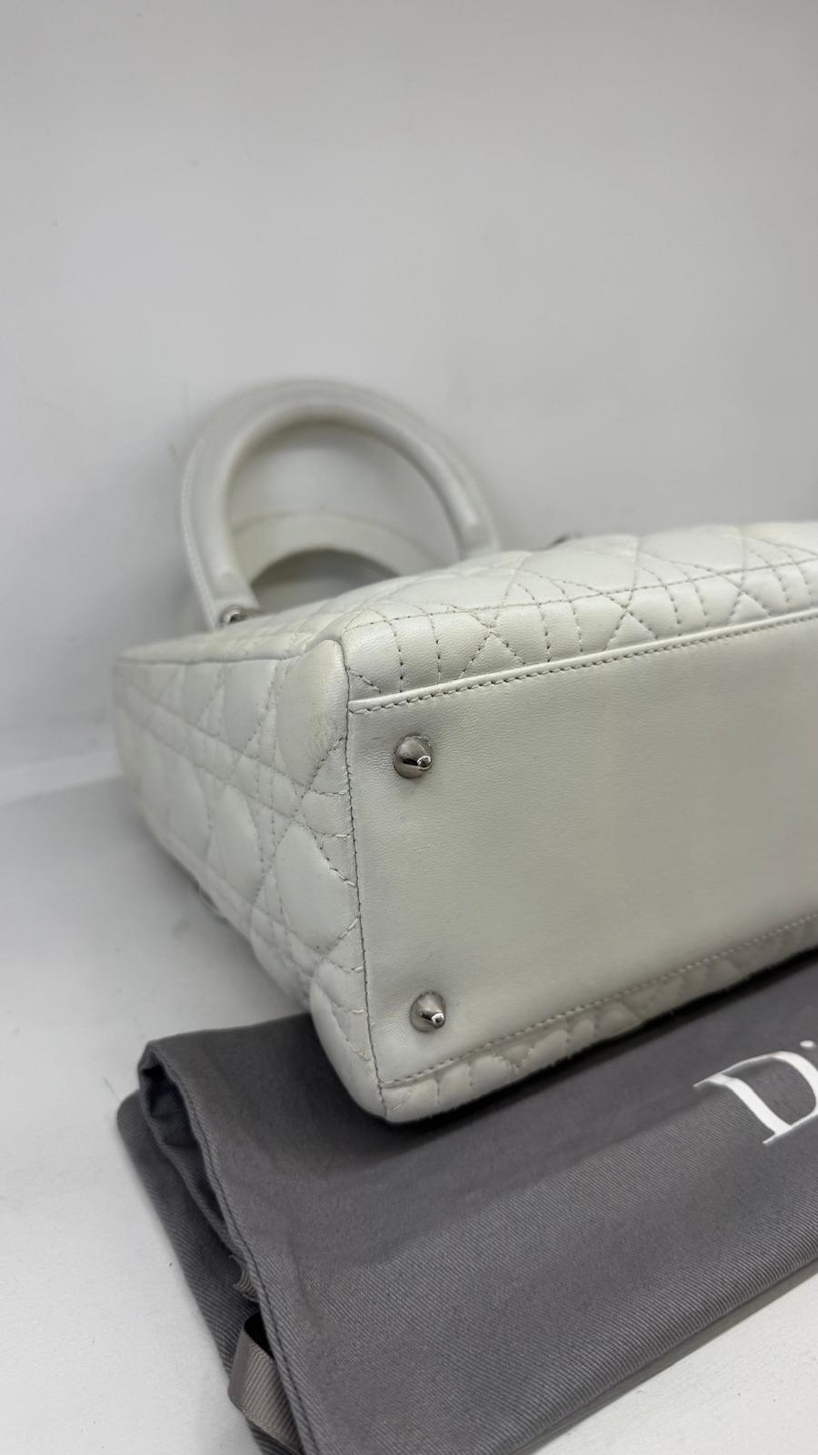 Lady Dior media bianca