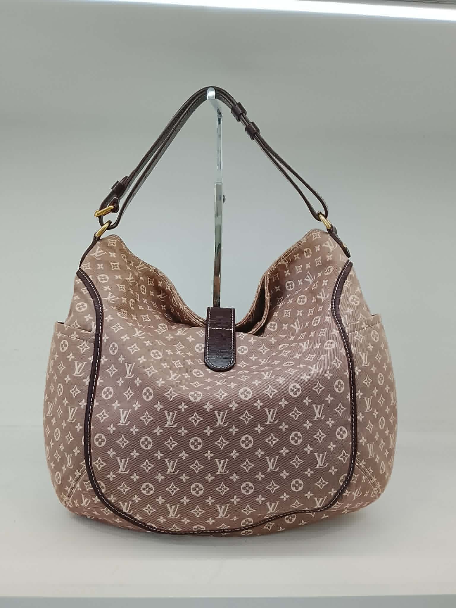 LOUIS VUITTON  HOBO ROMANCE