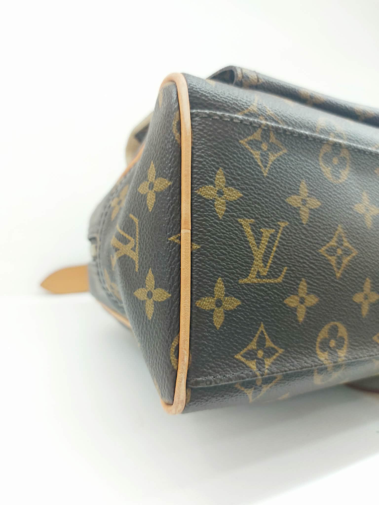 LOUIS VUITTON MANHATTAN GM