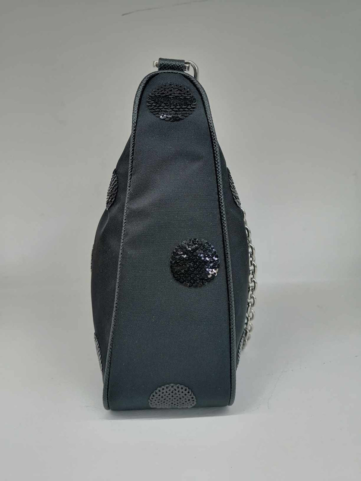 Prada Re-Edition 2005 in Nylon
