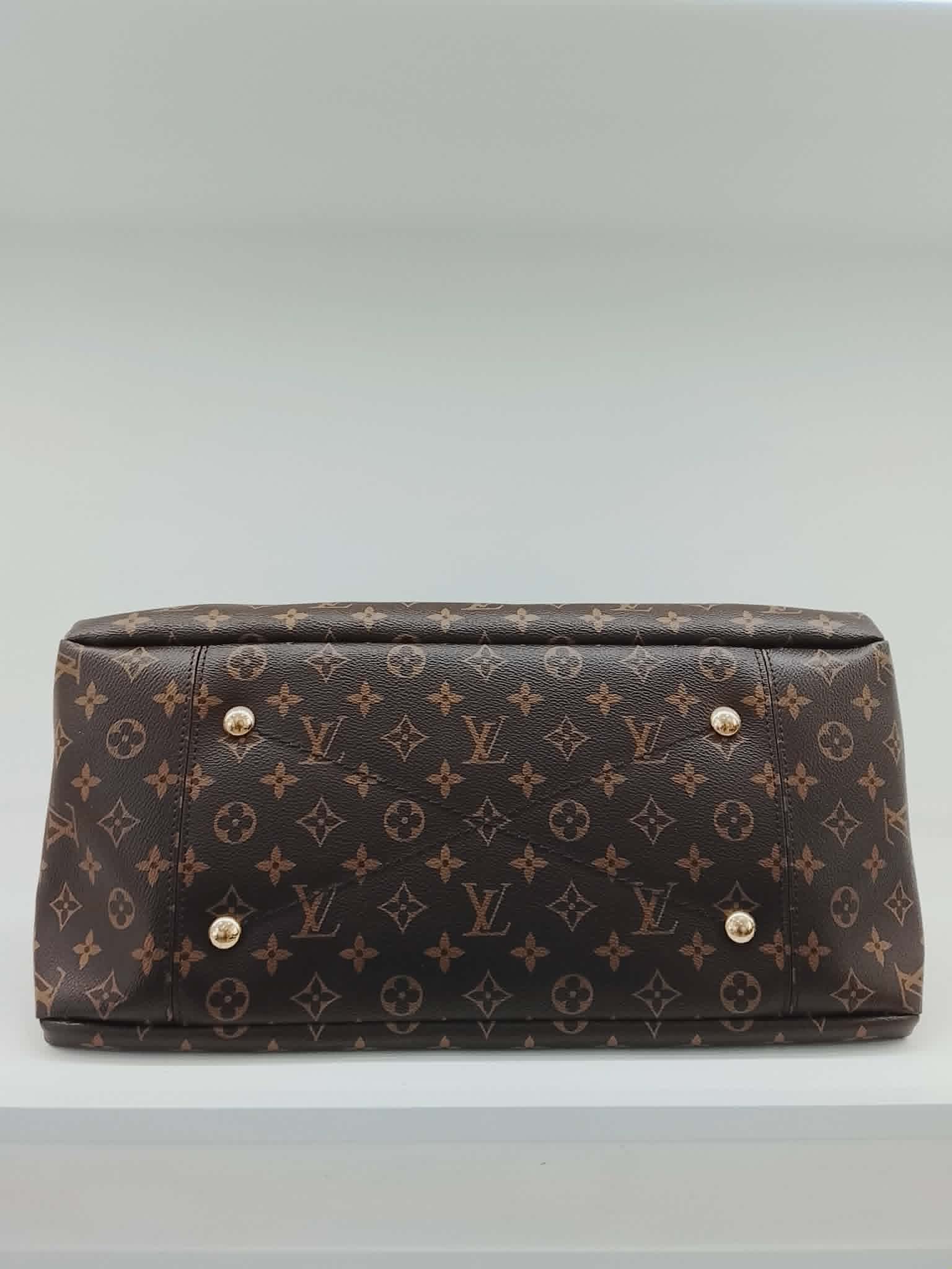 LOUIS VUITTON ASTSY GM