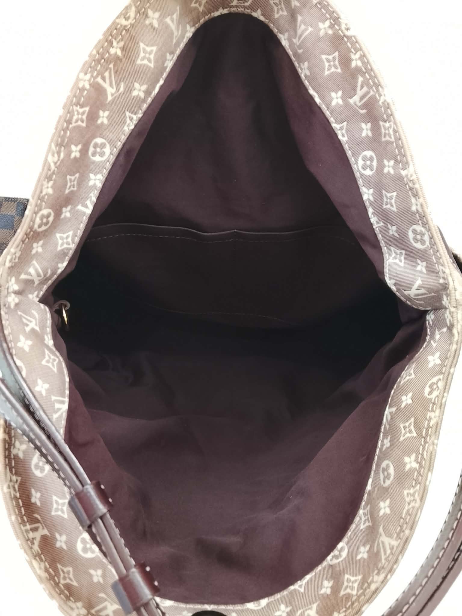 LOUIS VUITTON  HOBO ROMANCE