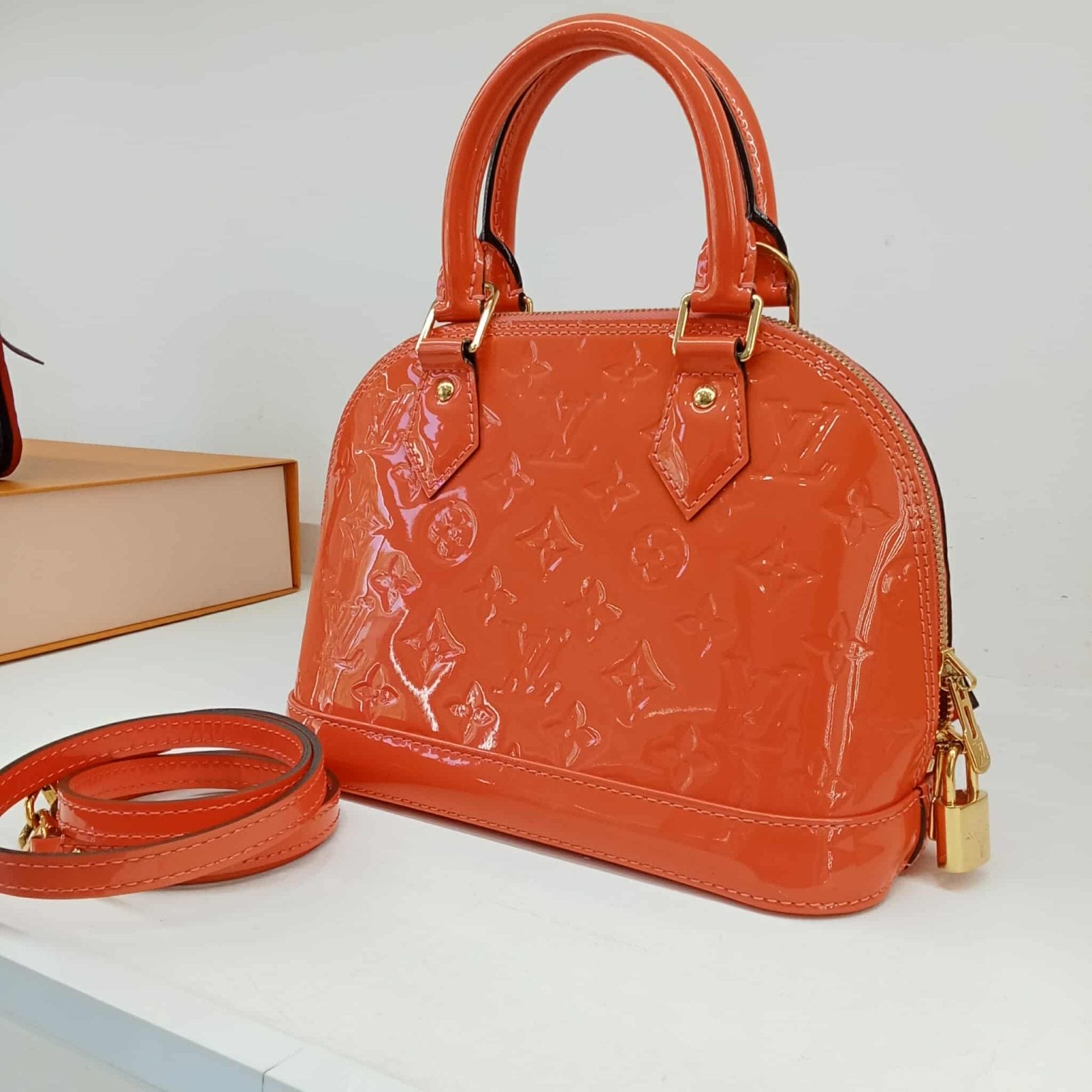Louis Vuitton Alma BB Vernis